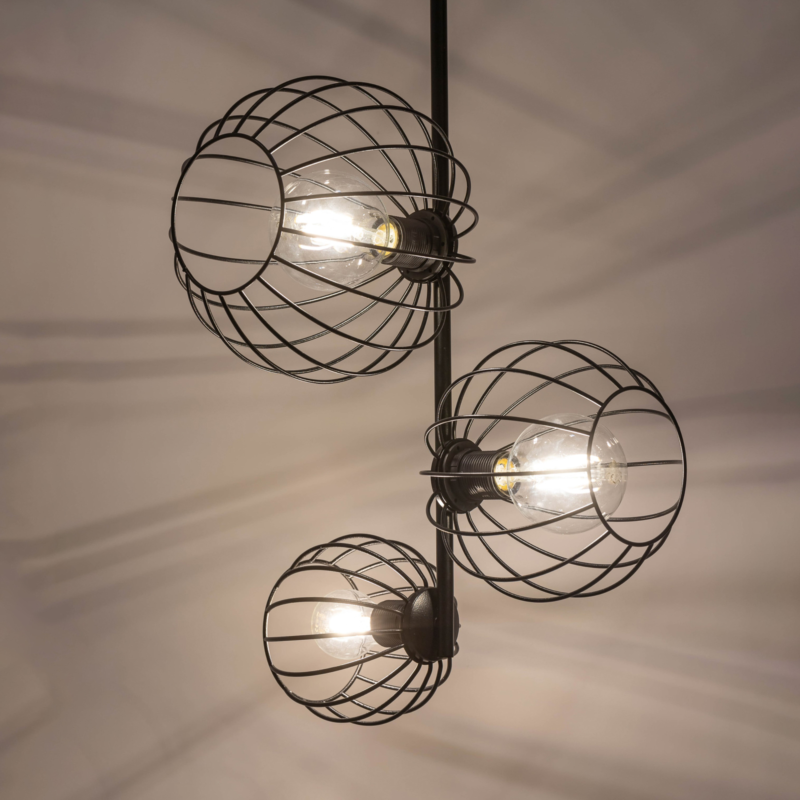 Plafondlamp Nele, zwart, met drie kooikappen