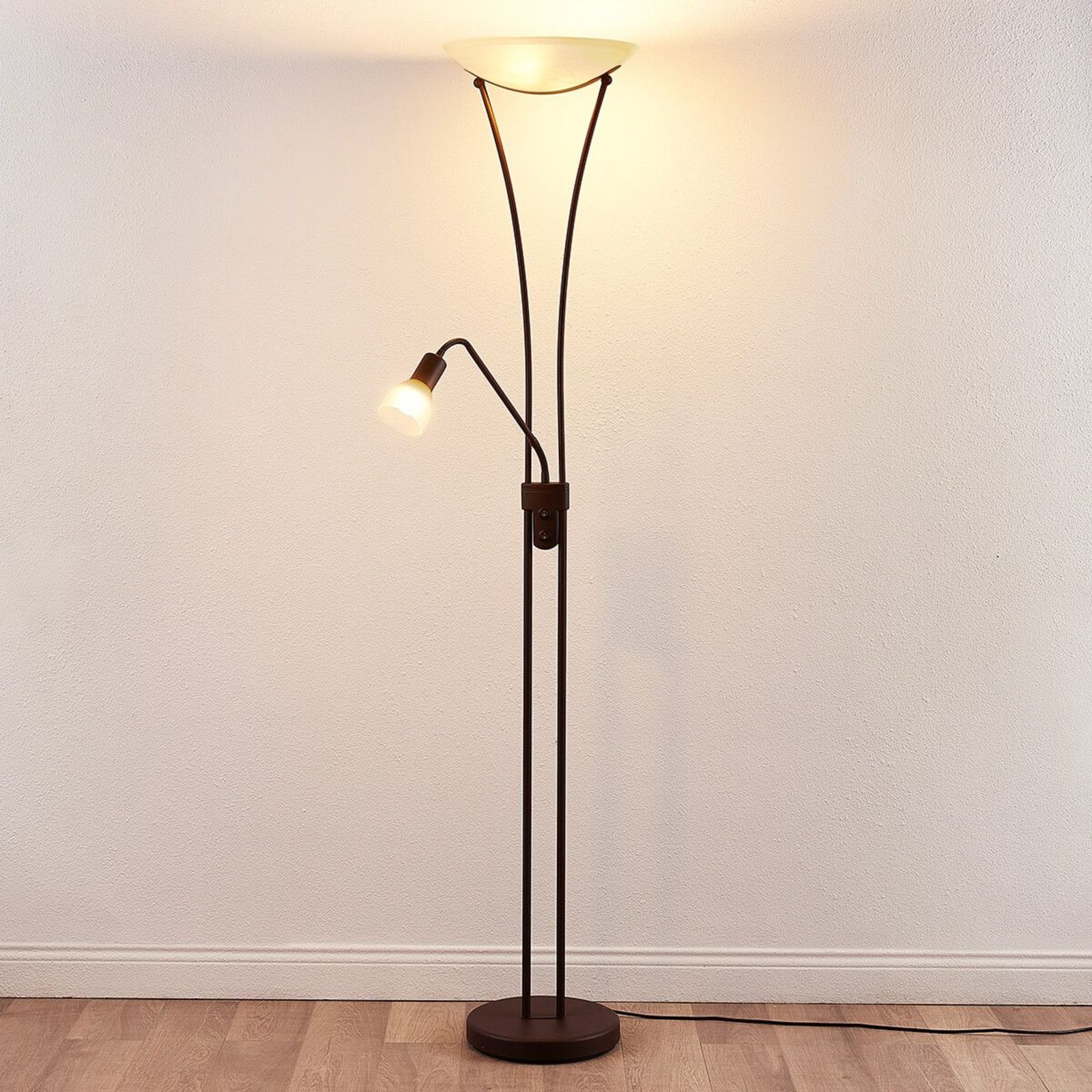 Lindby Felicia lampadaire indirect liseuse rouille