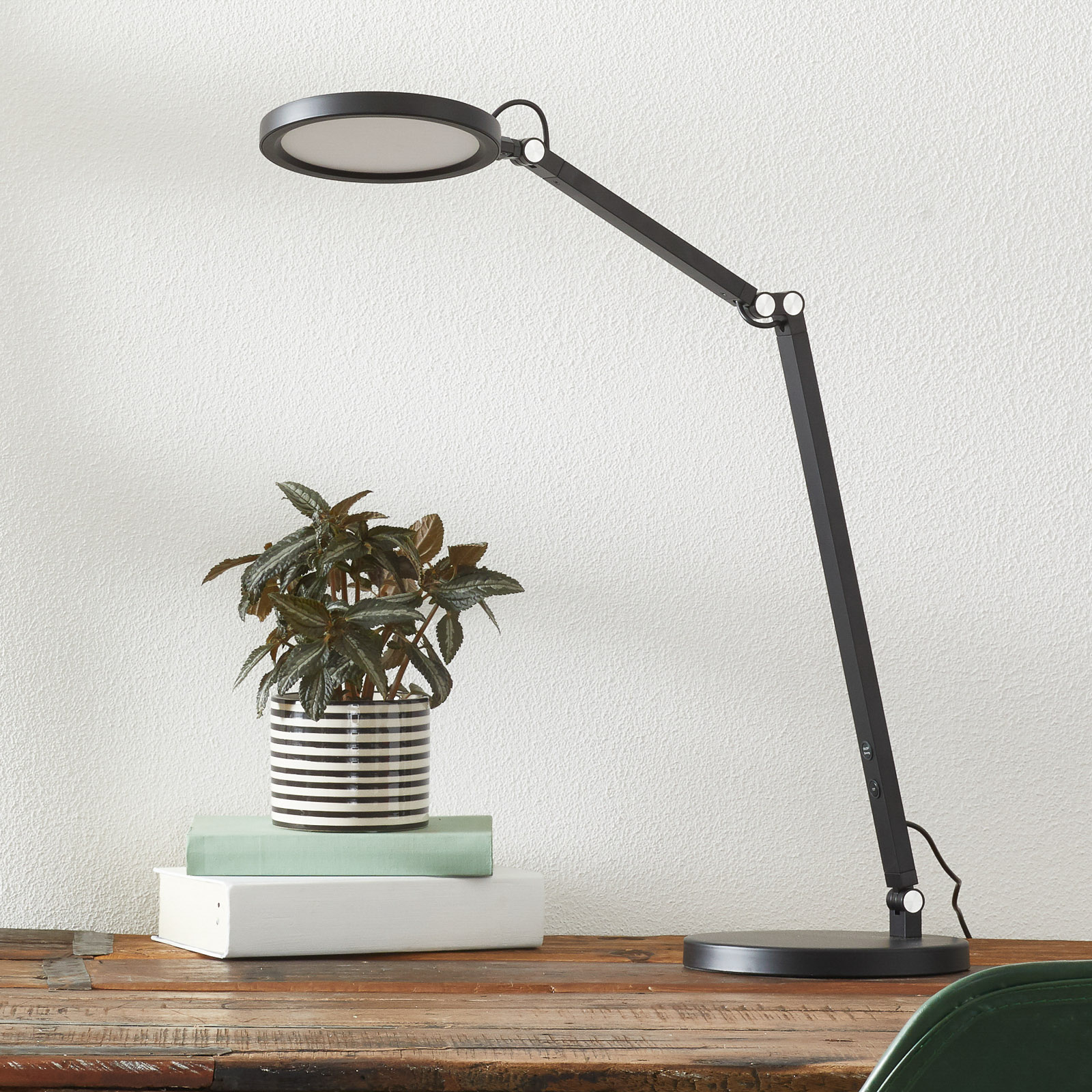 LED-Schreibtischleuchte Regina mit Dimmer