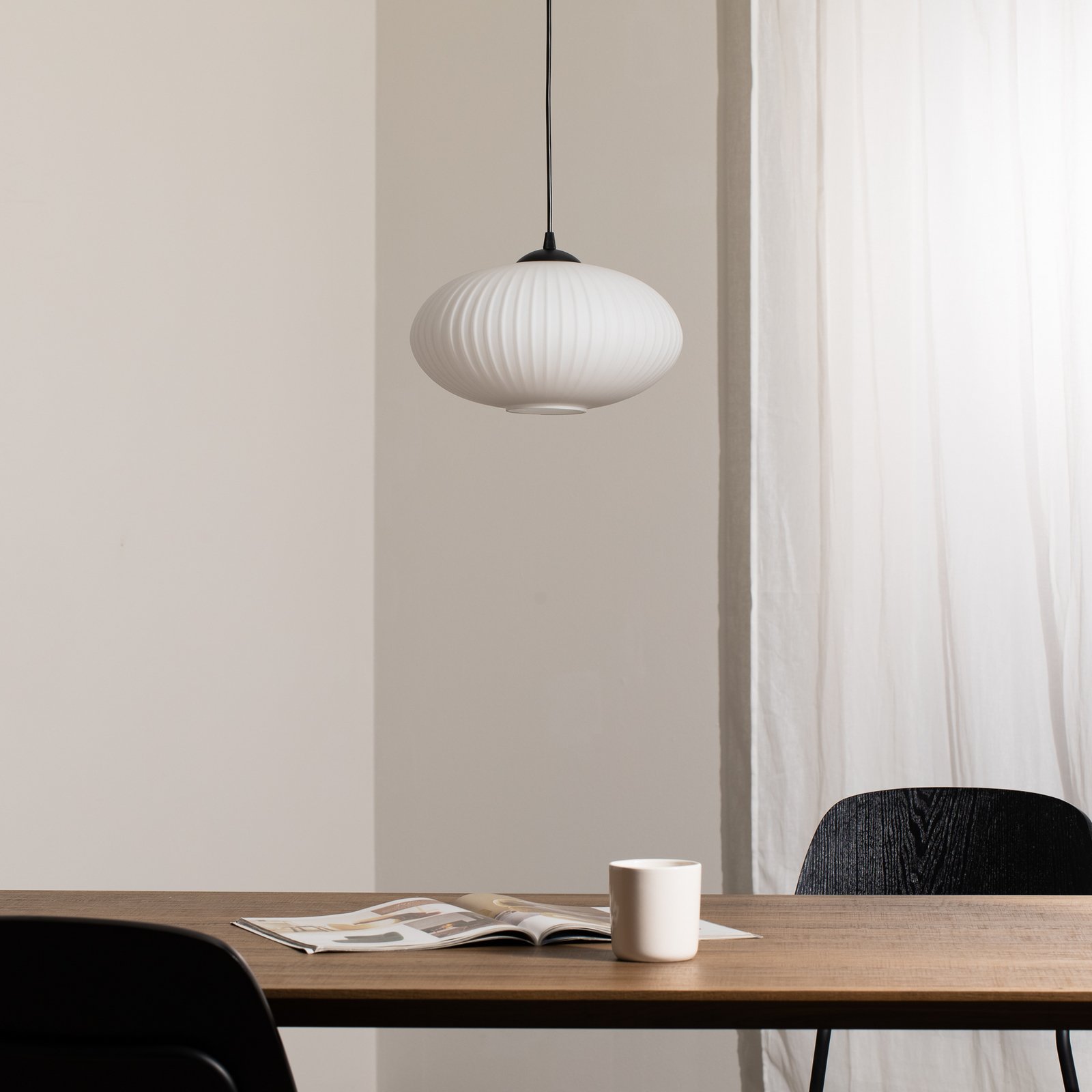 Coco dining table light, Ø 30 cm, black/opal, glass