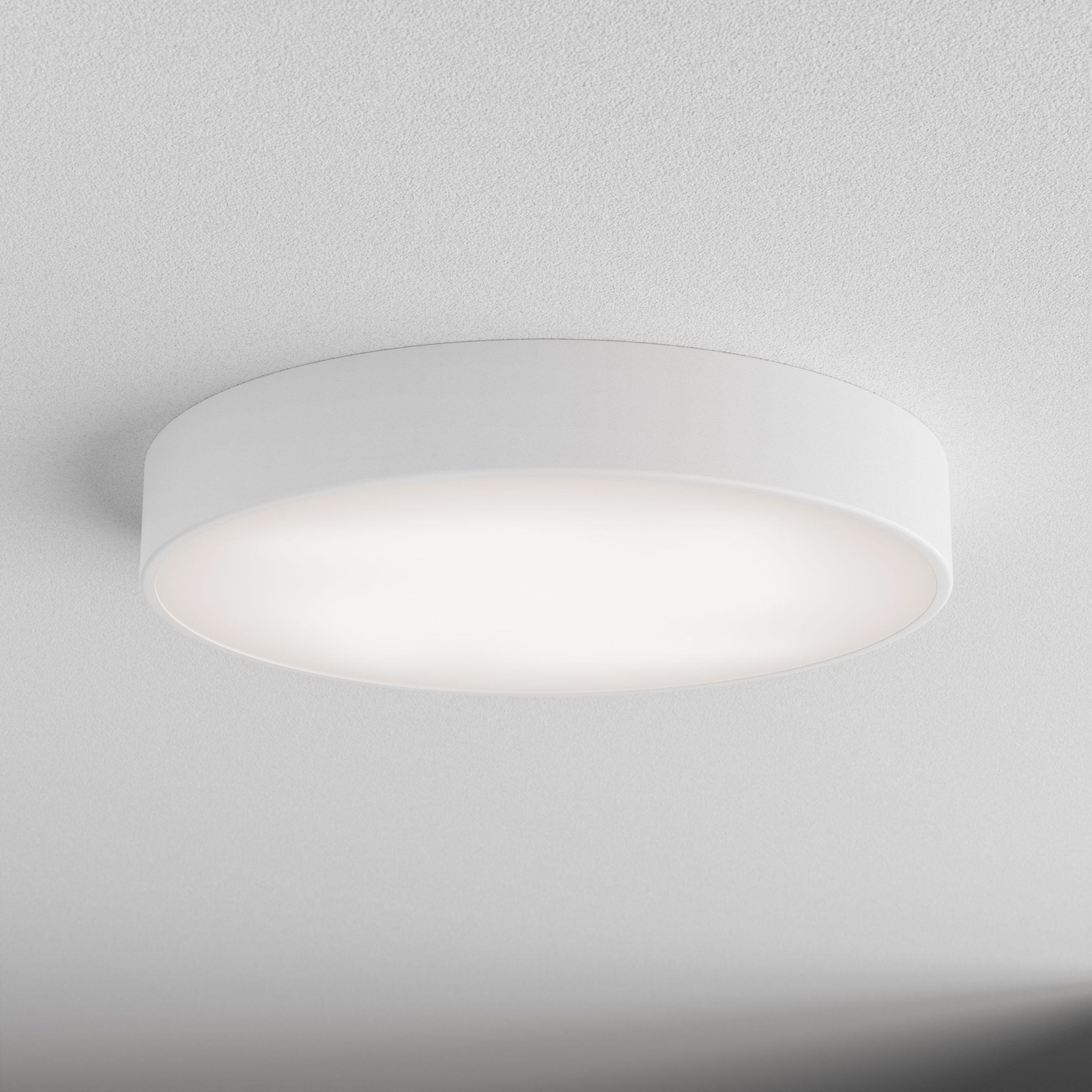 Cleo loftslampe, hvid, Ø 50 cm, metal, IP54