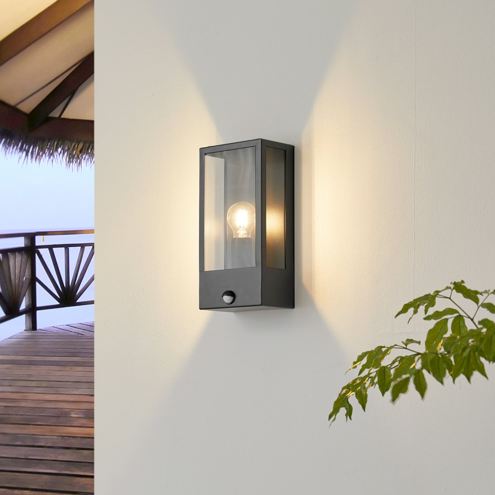 Lindby Ilana outdoor wall light sensor, black