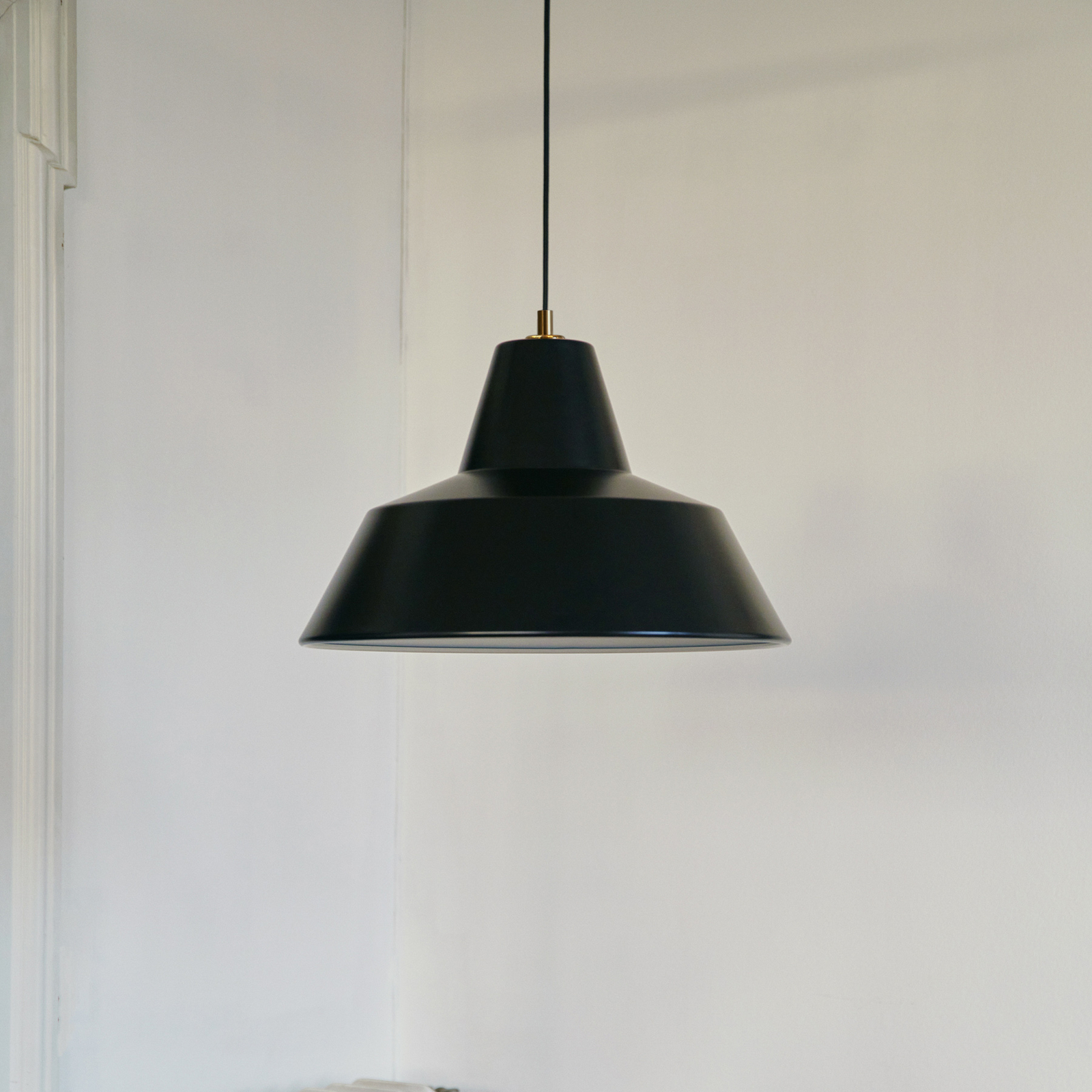 Workshop W3 Hängelampe matt-schwarz, Alu, E27 - Made By Hand Workshop W3 Hängelampe matt-schwarz, Alu, E27 - Made By Hand