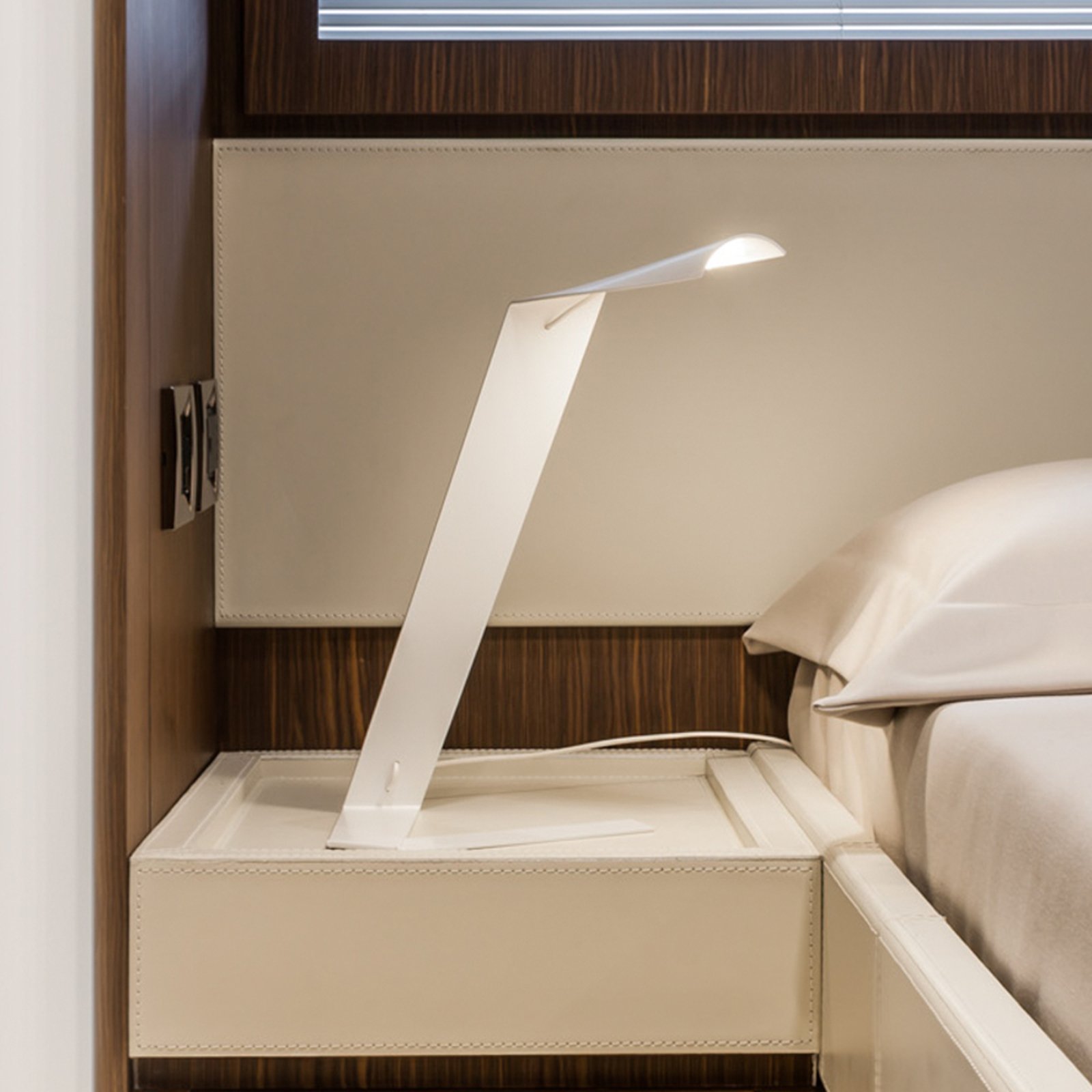 Prandina Elle T1 -LED-pöytälamppu, valkoinen
