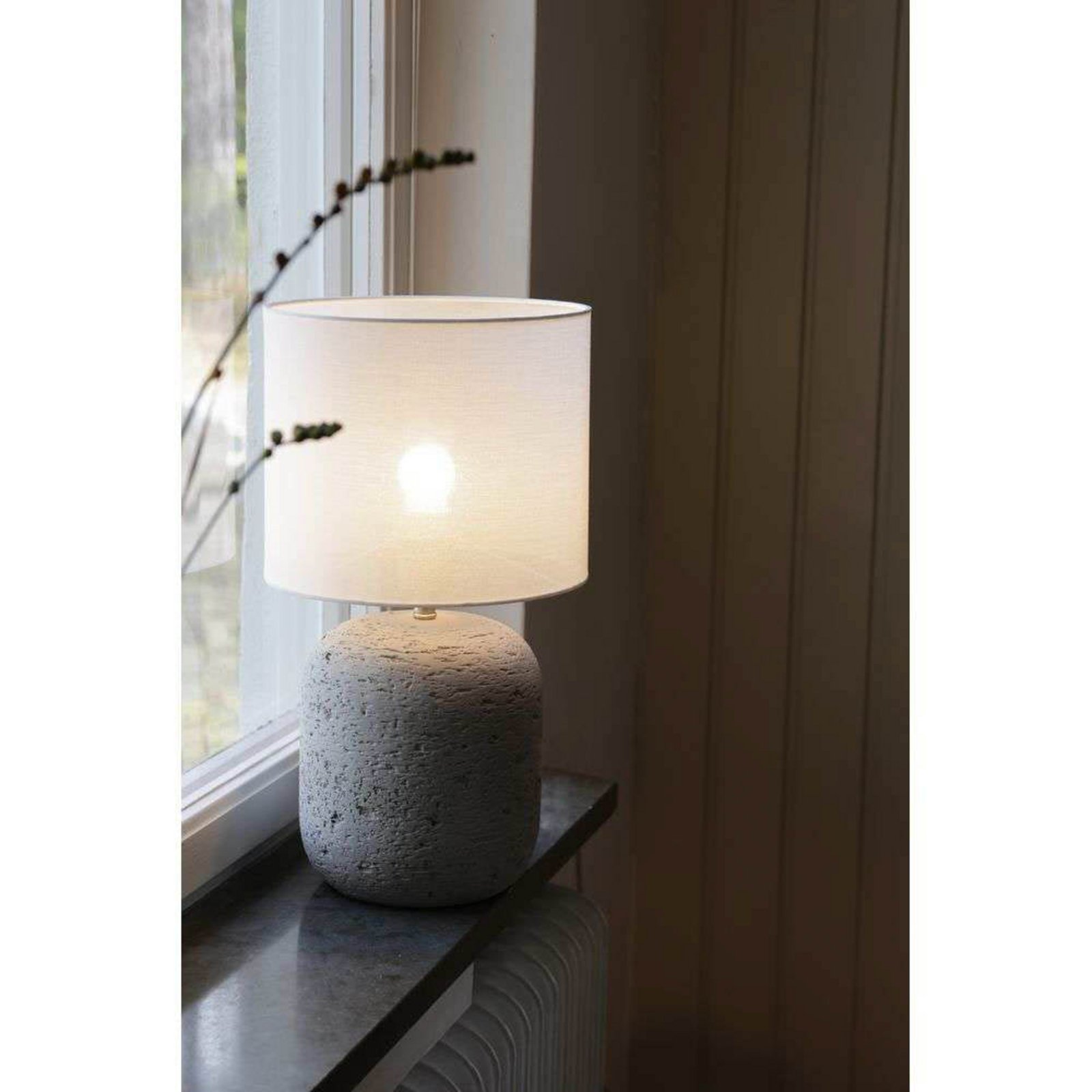Montagna Bordlampe H44cm Grey/Offwhite - Markslöjd