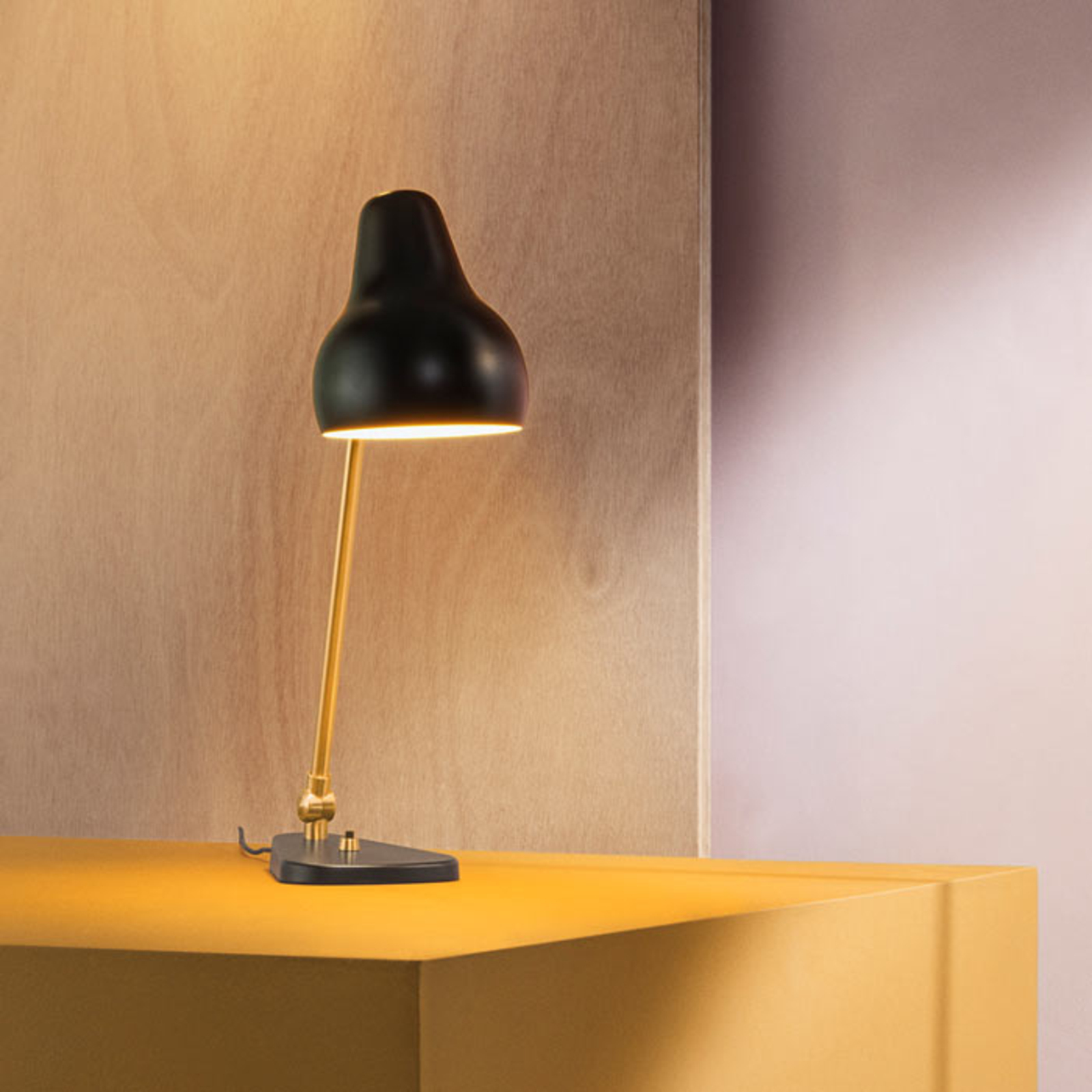 Louis Poulsen VL38 - LED galda lampa, melna