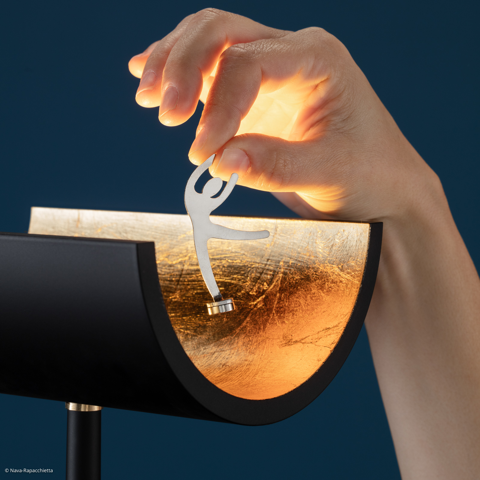 Catellani & Smith U. LED-Stehlampe, tanzende Figur