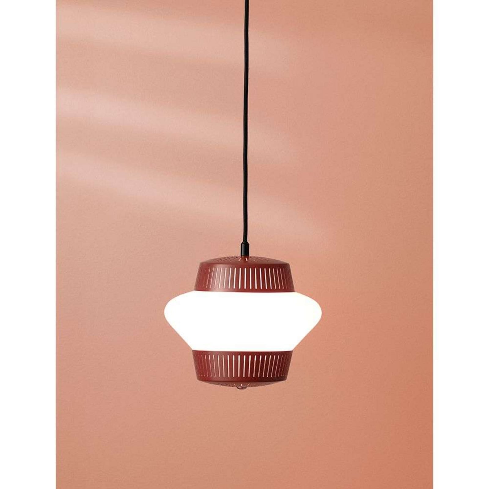 Opal Arch Pendel Red Grape Pendelleuchte Opal Arch Warm Nordic - Spisestue - Design - Metal - Med én lyskilde
