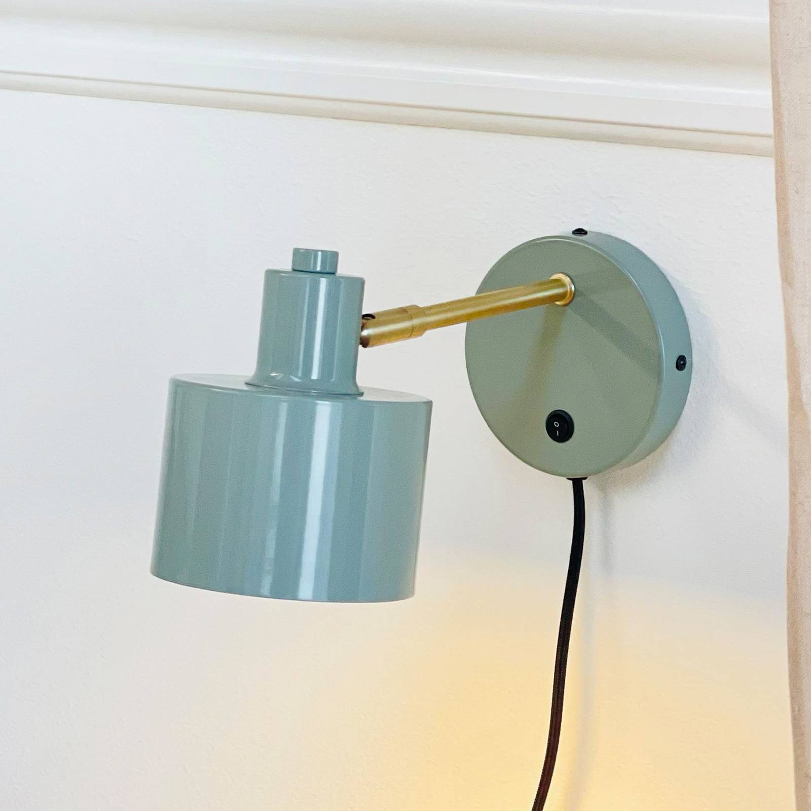 Lampa ścienna Dyberg Larsen Ocean, oliwkowy, wysięg 30 cm