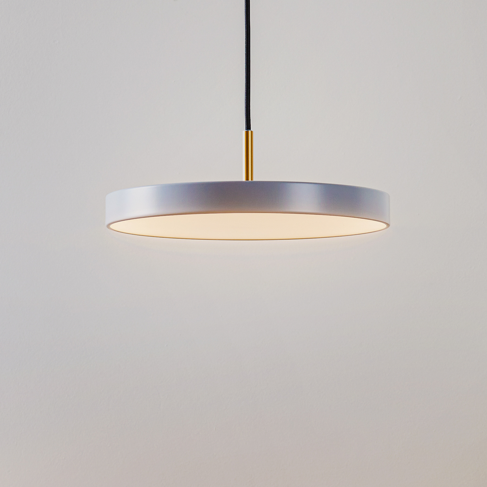 UMAGE Asteria mini LED-Hängeleuchte messing