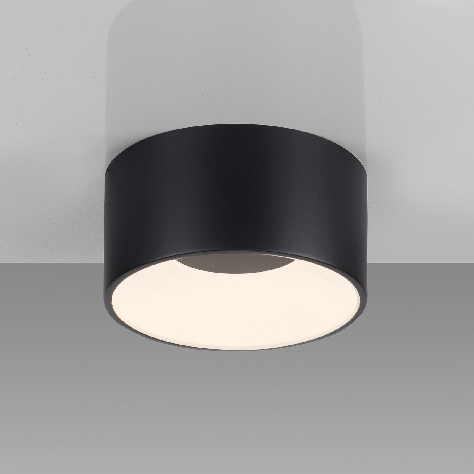 JUST LIGHT. Plafonnier LED Tanika noir, Ø16cm, intensité variable