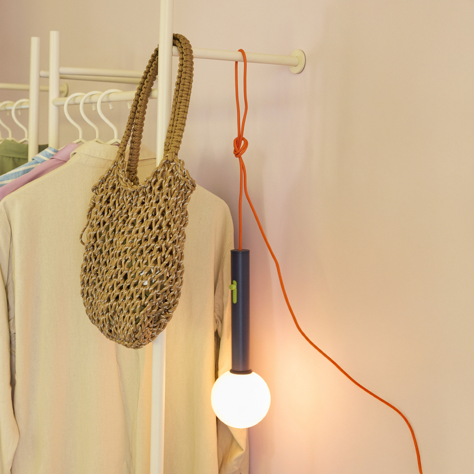 Zidna svjetiljka Talk, LED, plava/narančasta, duljina 30 cm – Lijepa