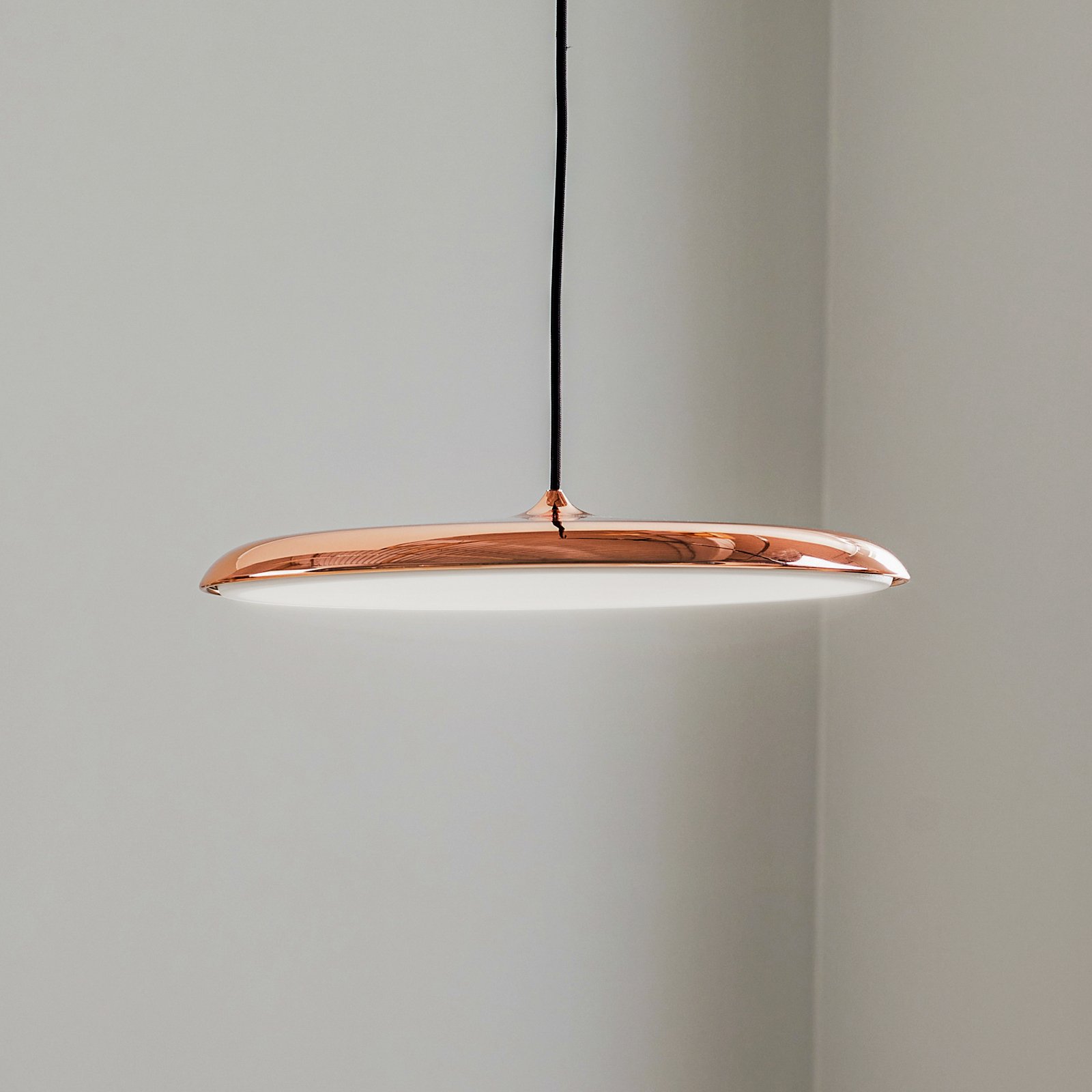 Artist 40 - flat LED pendant light, copper