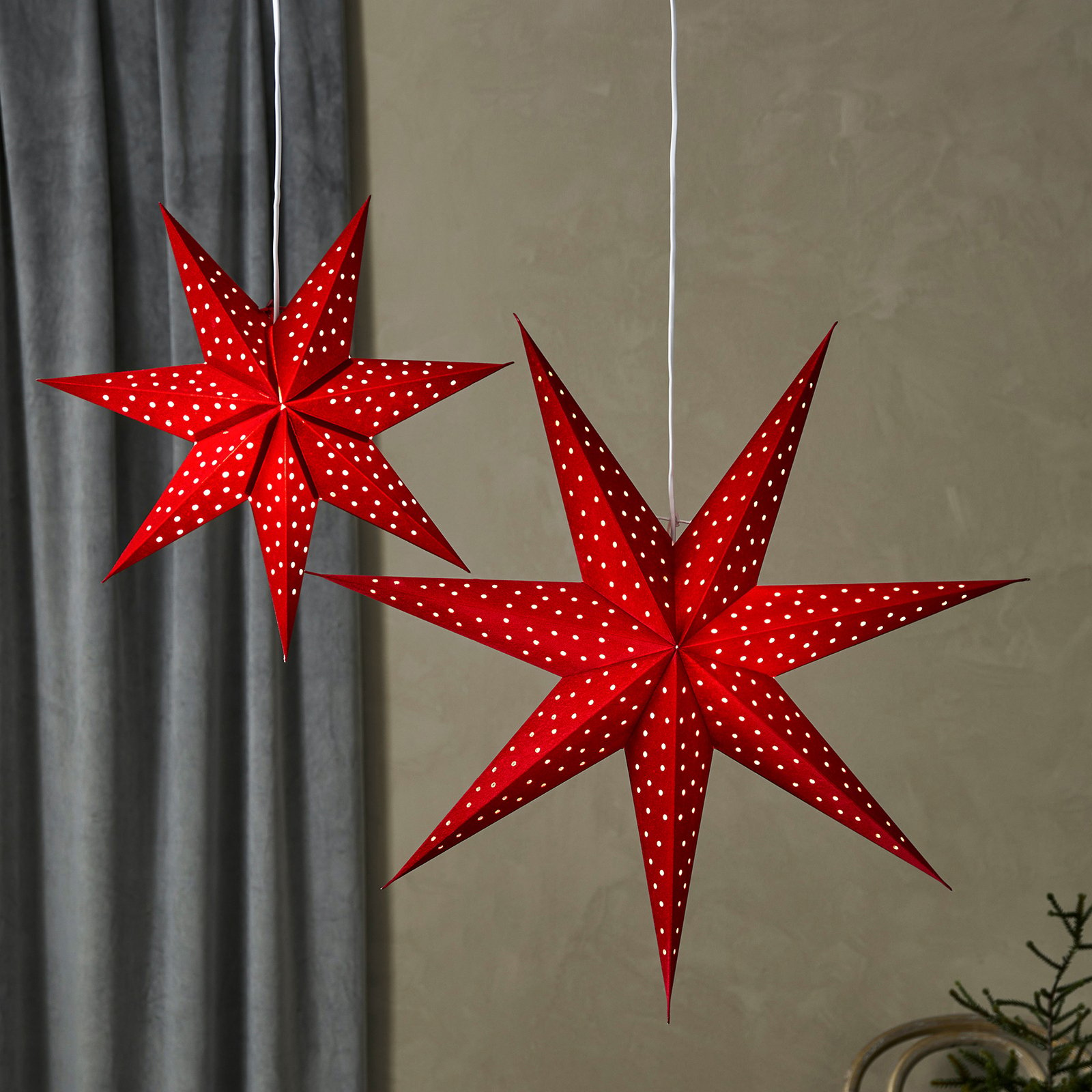 LED závěsná hvězda Blink, sametový vzhled Ø 75cm červená