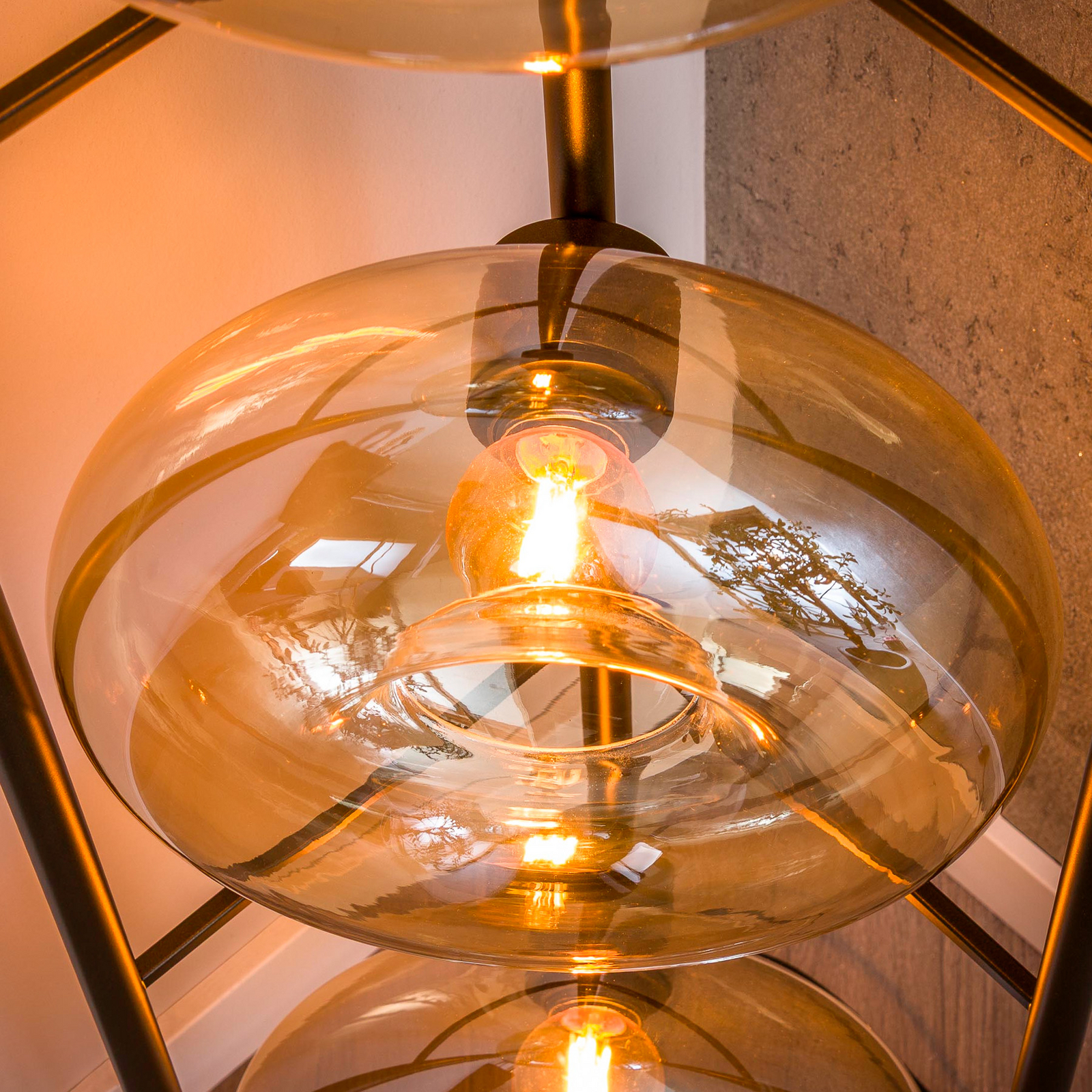 Stojací lampa Soll, jantarová, sklo, výška 168 cm, E27, 4 žárovky Stojací lampa Soll, jantarová, sklo, výška 168 cm, E27, 4 žárovky