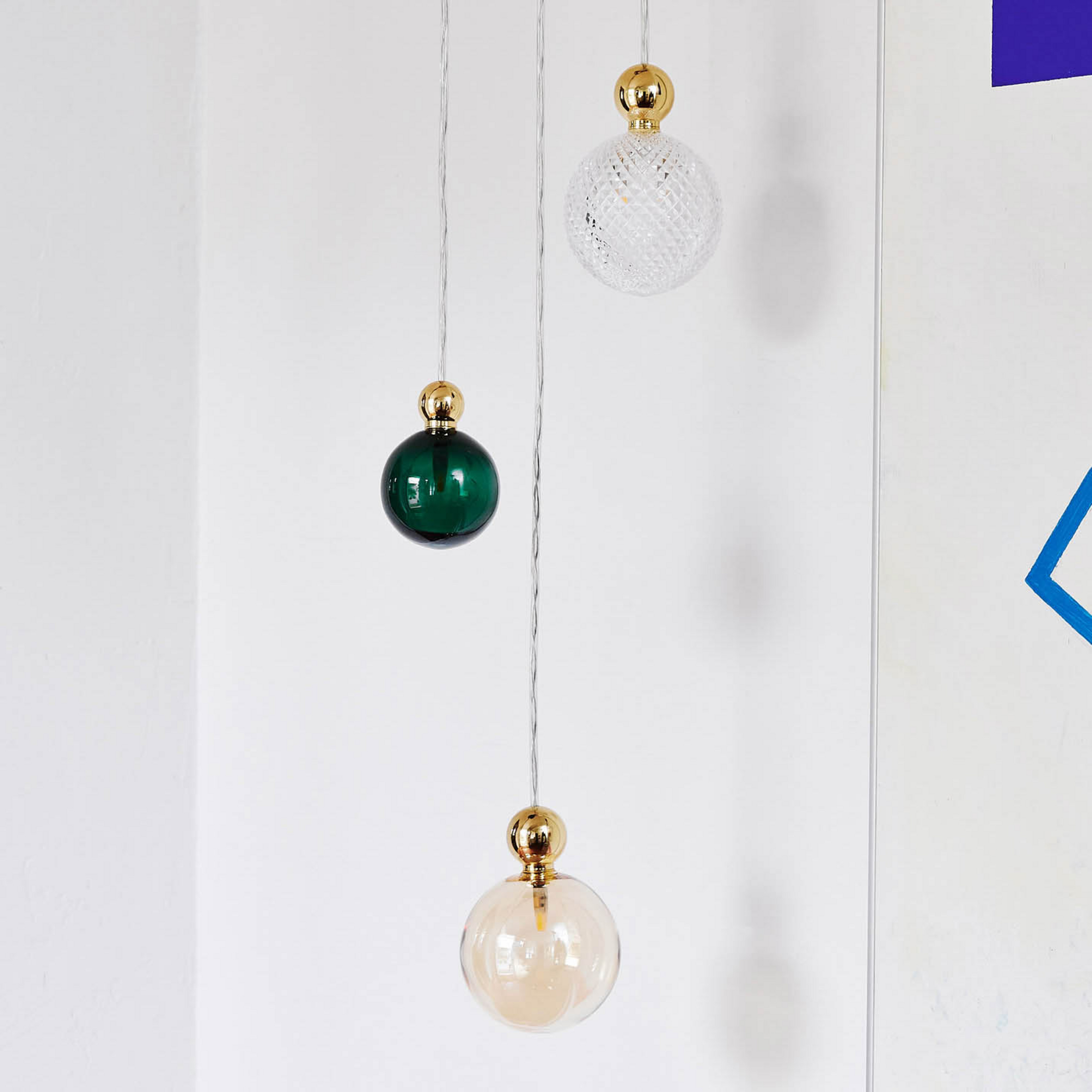 EBB & FLOW Uva M Suspension boule dorée vert lierre