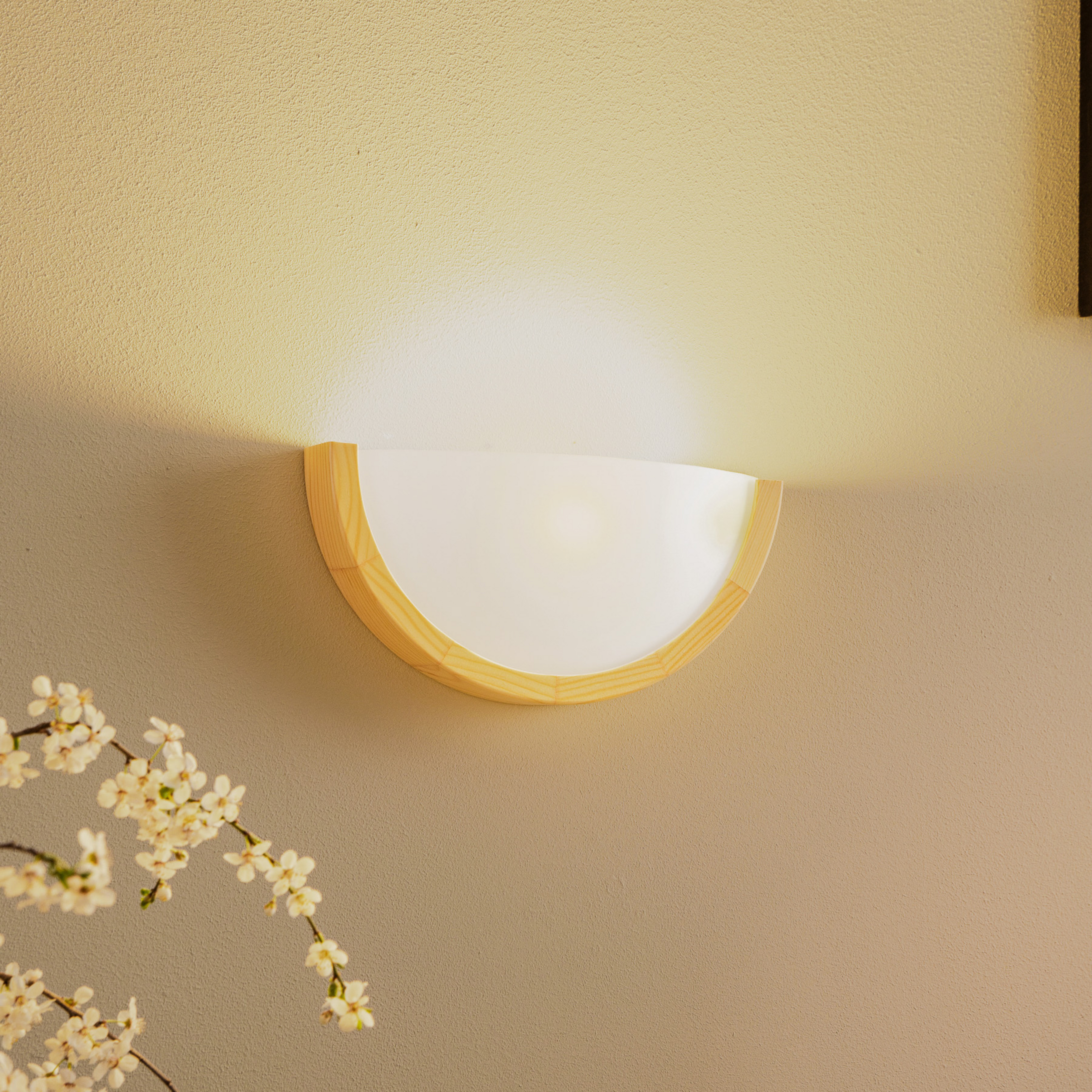 Envostar Kris vägglampa bredd 27,5 cm furu natur