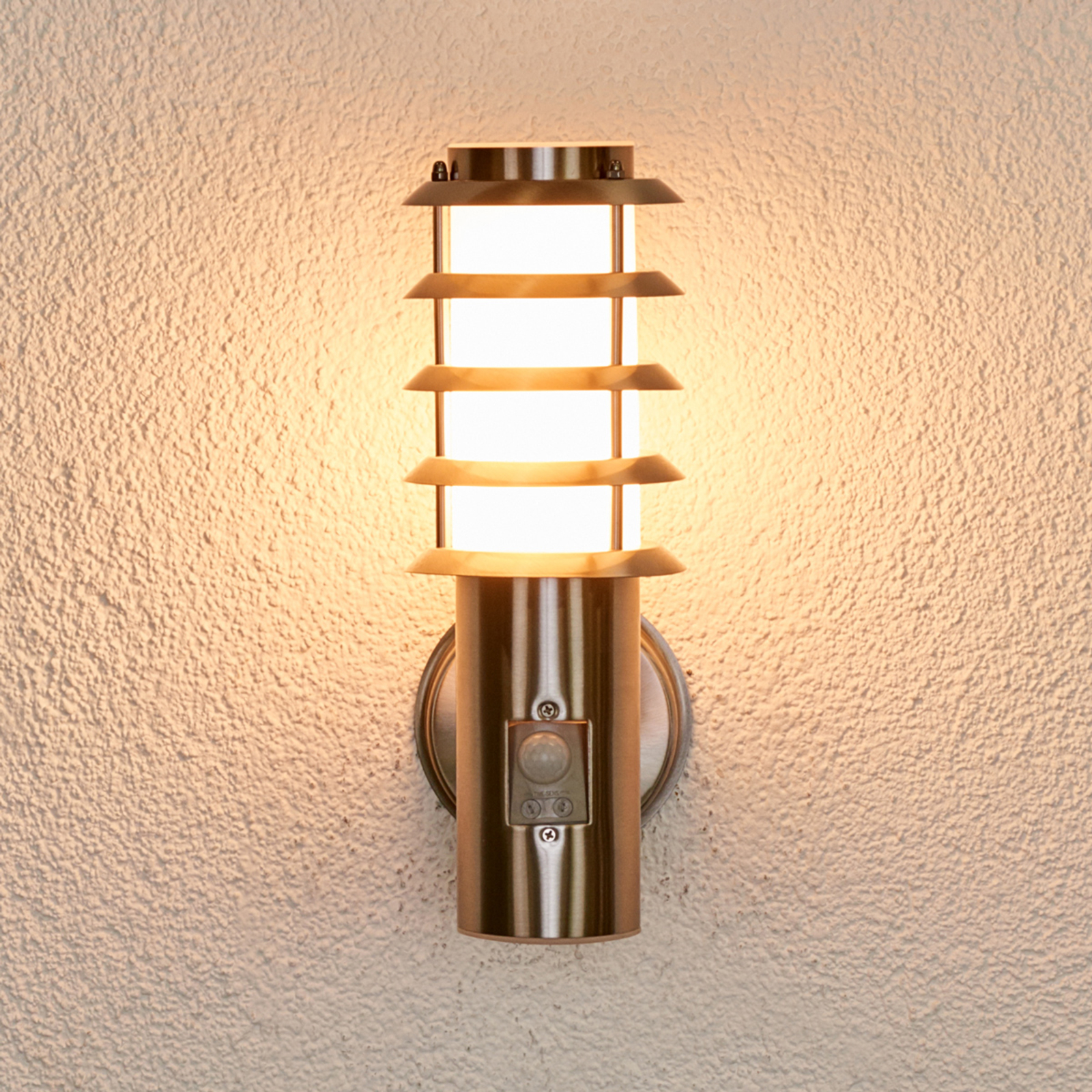 Selina Sensor Outdoor Wall Light With A Grid Lights Co Uk