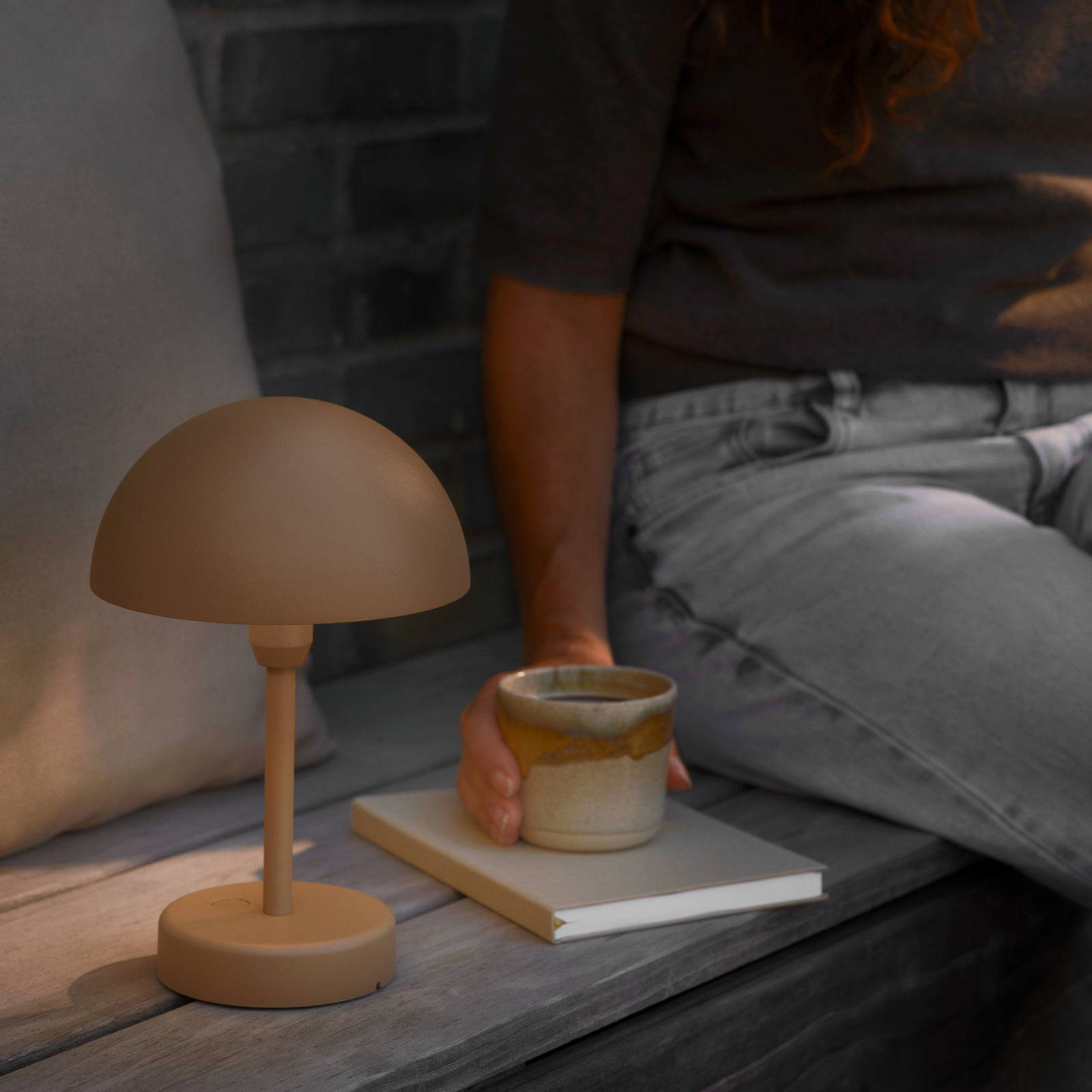 LED stolní lampa na baterie Ellen To-Go, hnědá, hliník