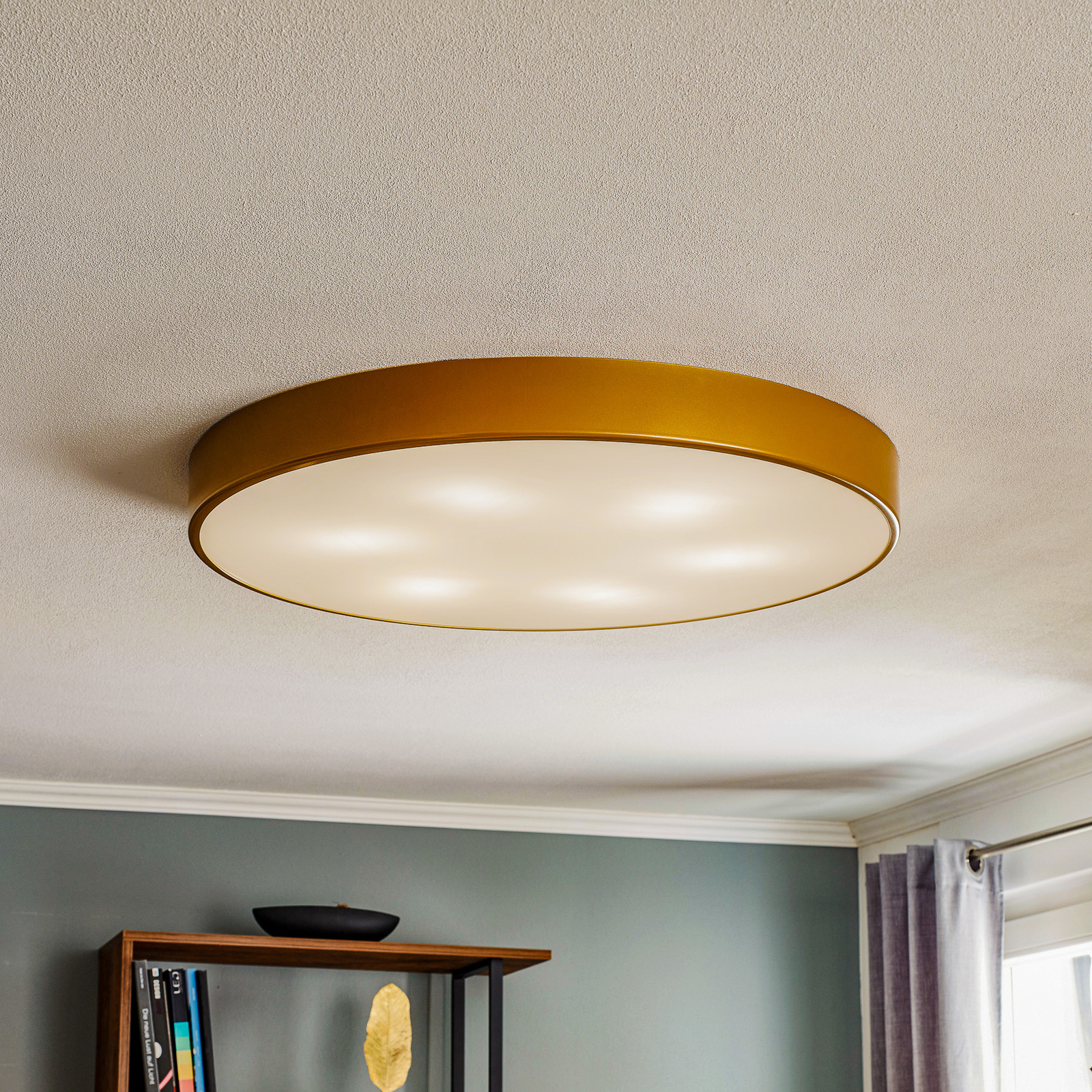 Deckenleuchte Cleo in Gold mit Diffusor, Ø 78cm