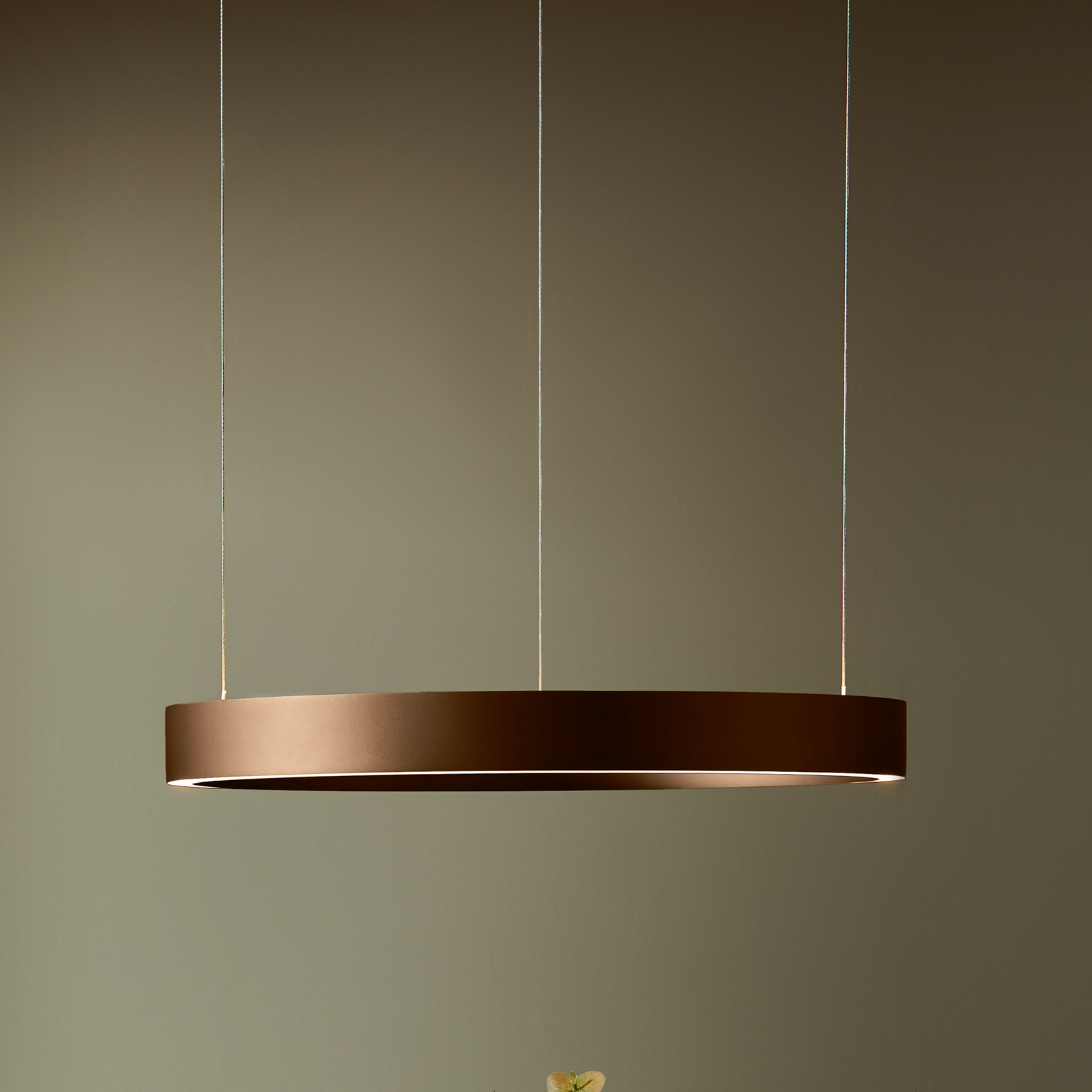 LOOM DESIGN LED závesné svietidlo Velora, karamelovo hnedá, Ø 60 cm,