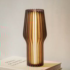 Lámpara de mesa LED recargable Eva Solo Radiant, madera oscura, Ø 9,5 cm