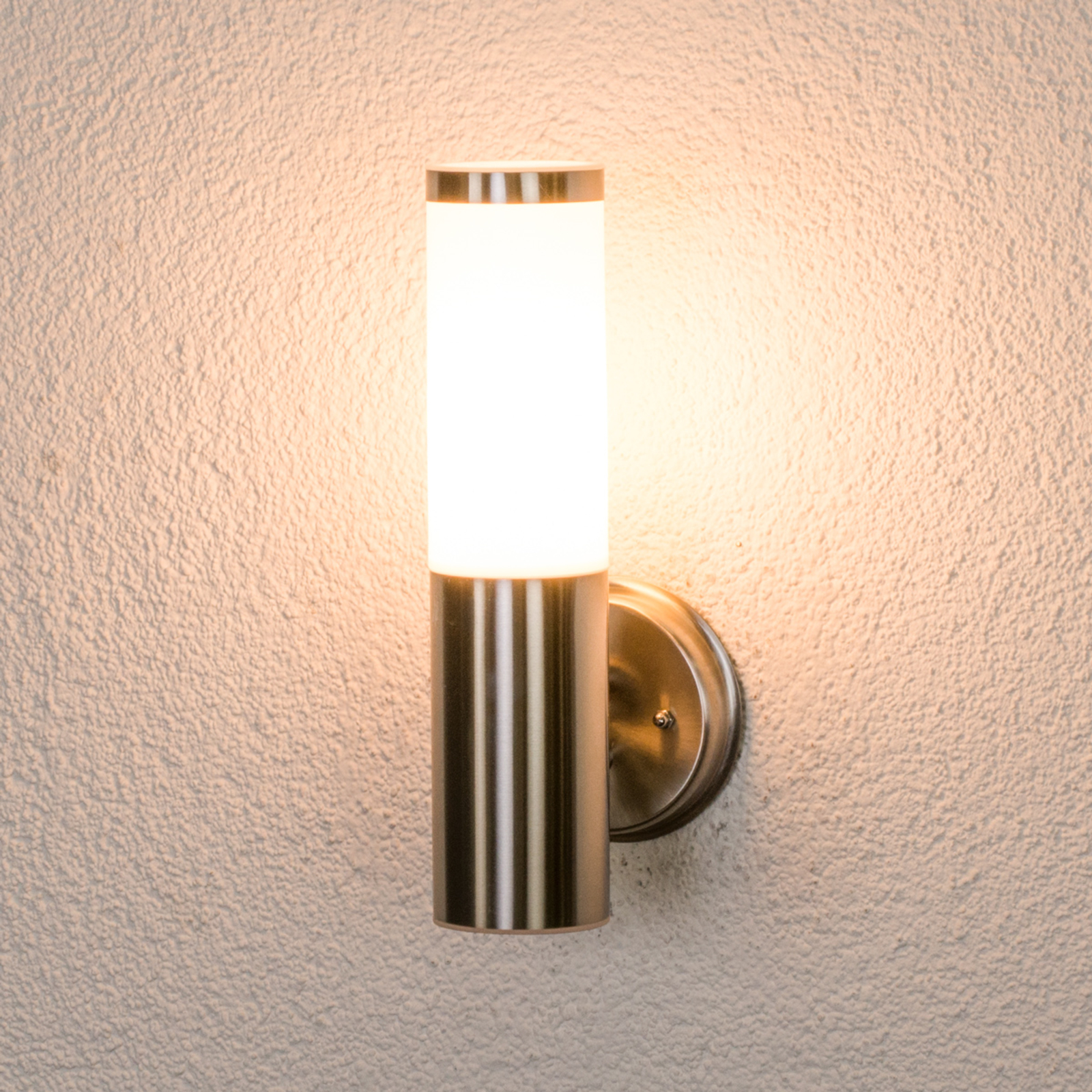 Timeless outdoor wall lamp Kristof