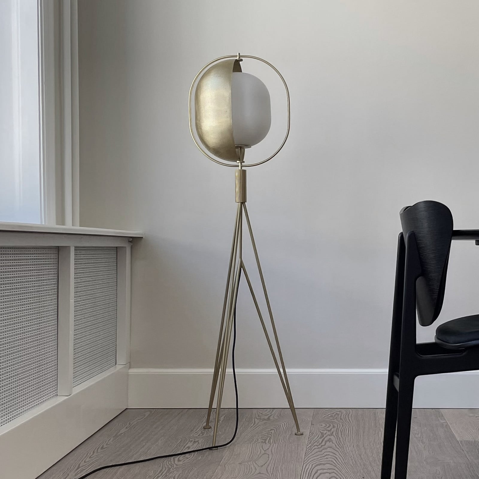 Lampadaire Pearl, laiton, hauteur 140 cm, aluminium