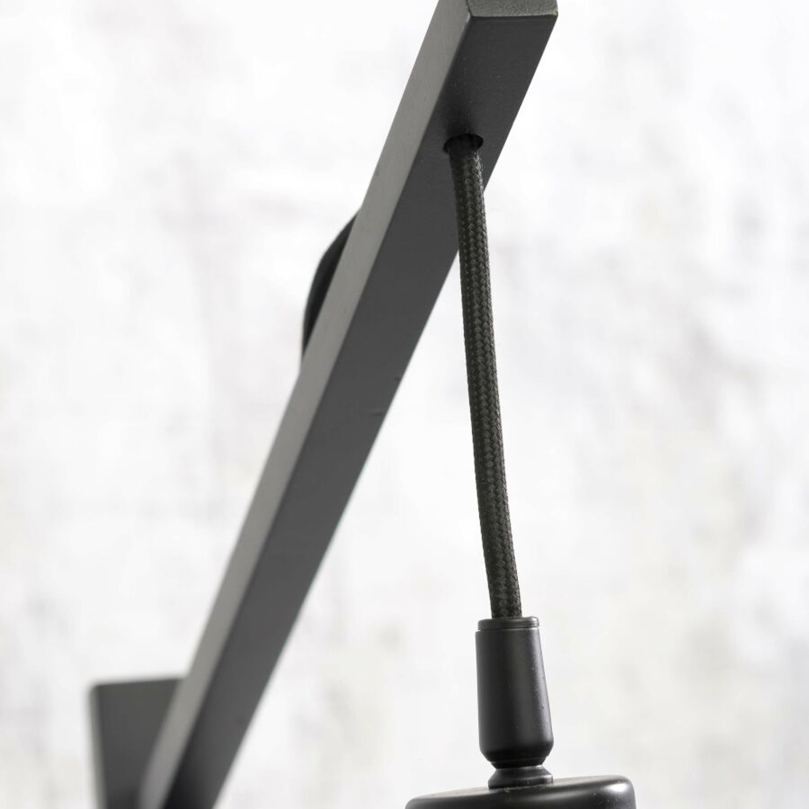 GOOD & MOJO Hokkaido stojací lampa, 150 cm, černá