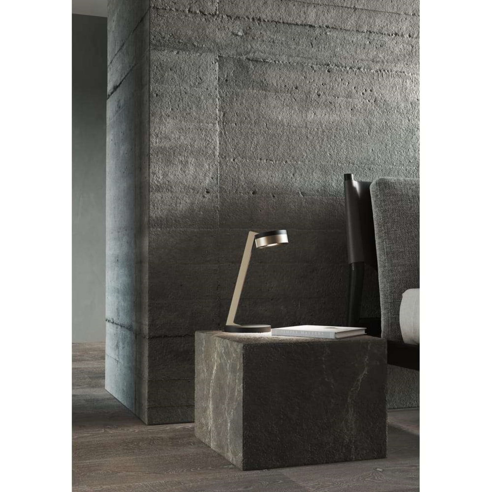 BLADE T1 Slim Bordlampe - Matt Black / Satin Gold - Light Point / Studio F. A. Porsche