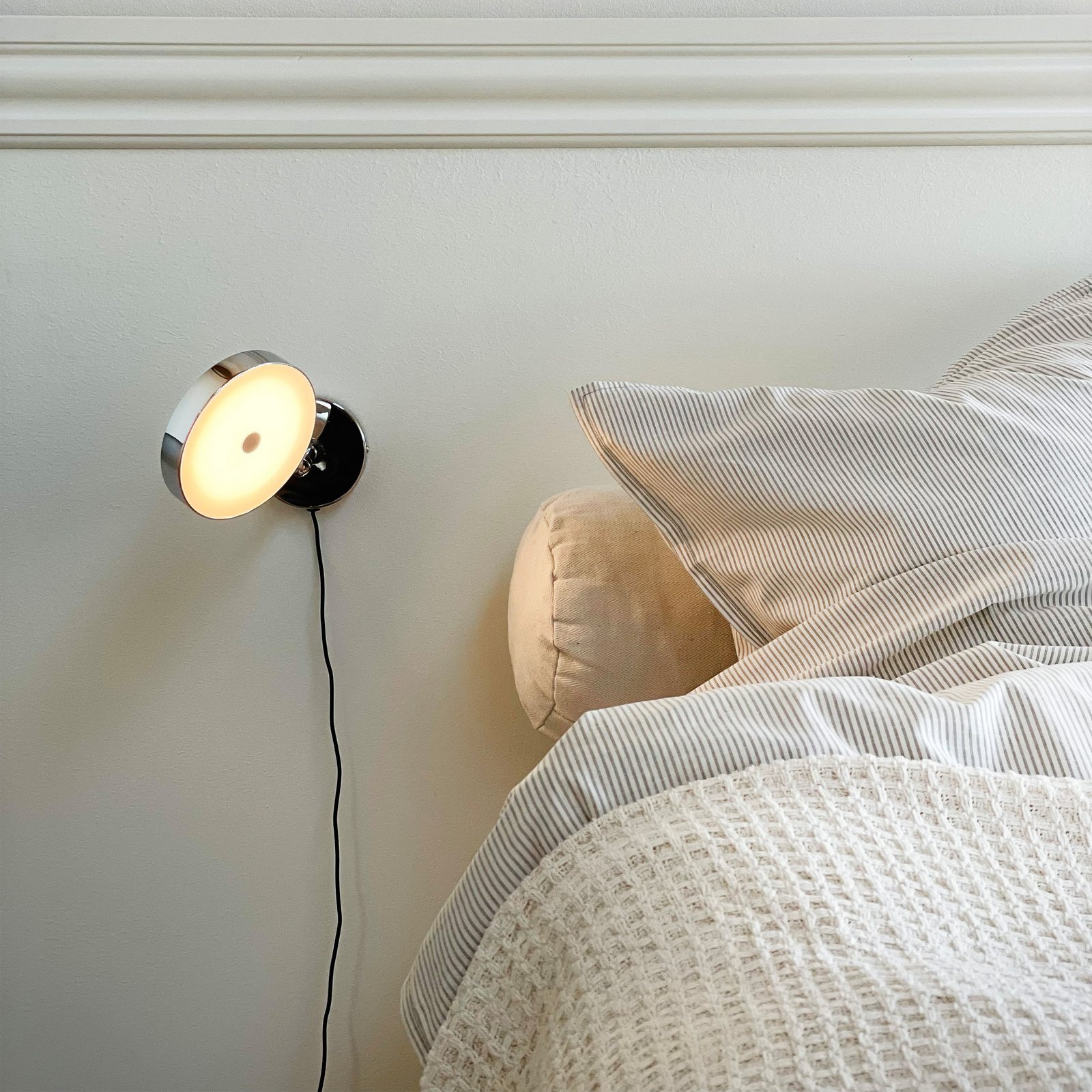 Dyberg Larsen LED стенна лампа Starlight, хром Ø 14 cm, димерна