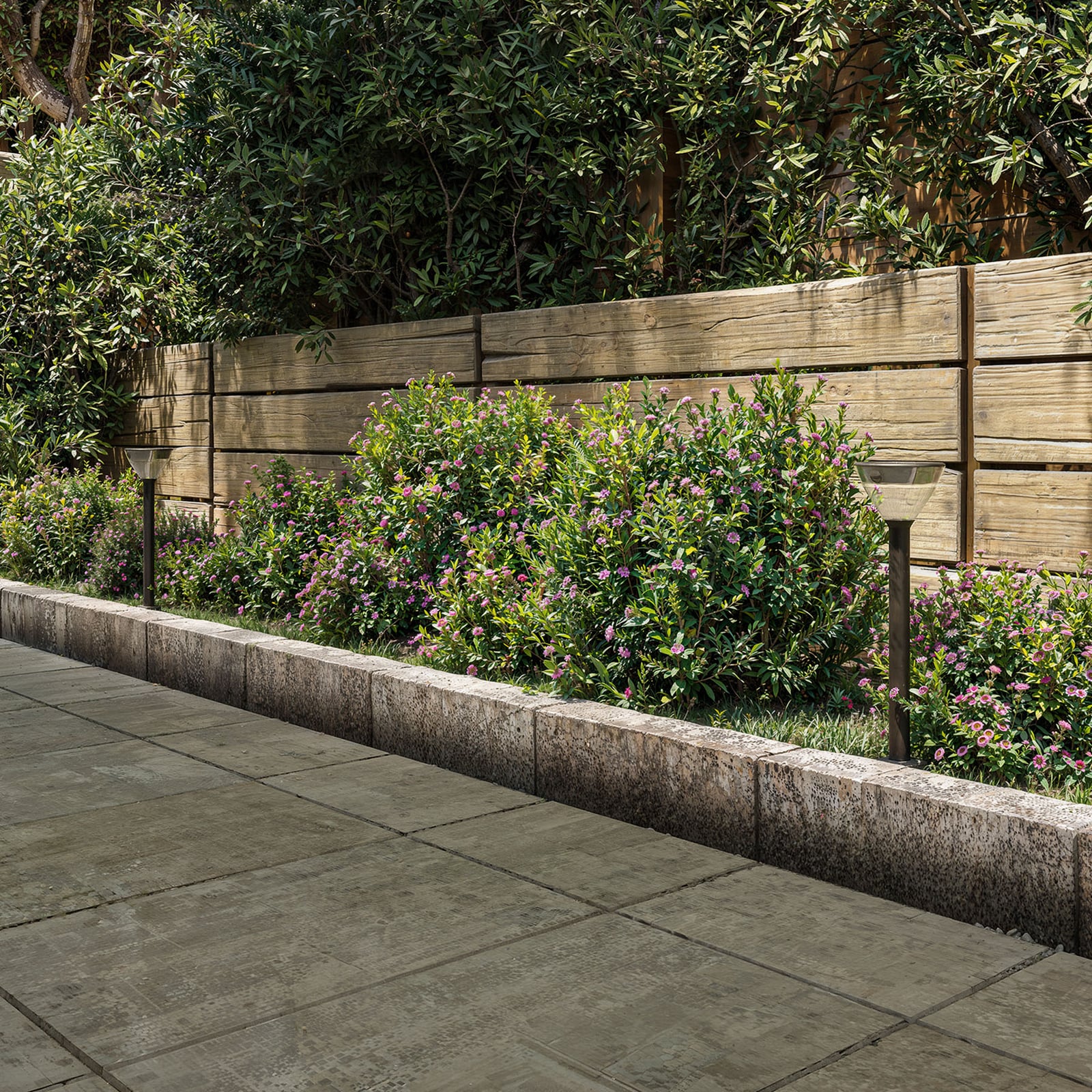 „Philips“ LED saulės energija maitinamas kelio šviestuvas „Kyna“, juodos „Philips“ LED saulės energija maitinamas kelio šviestuvas „Kyna“, juodos