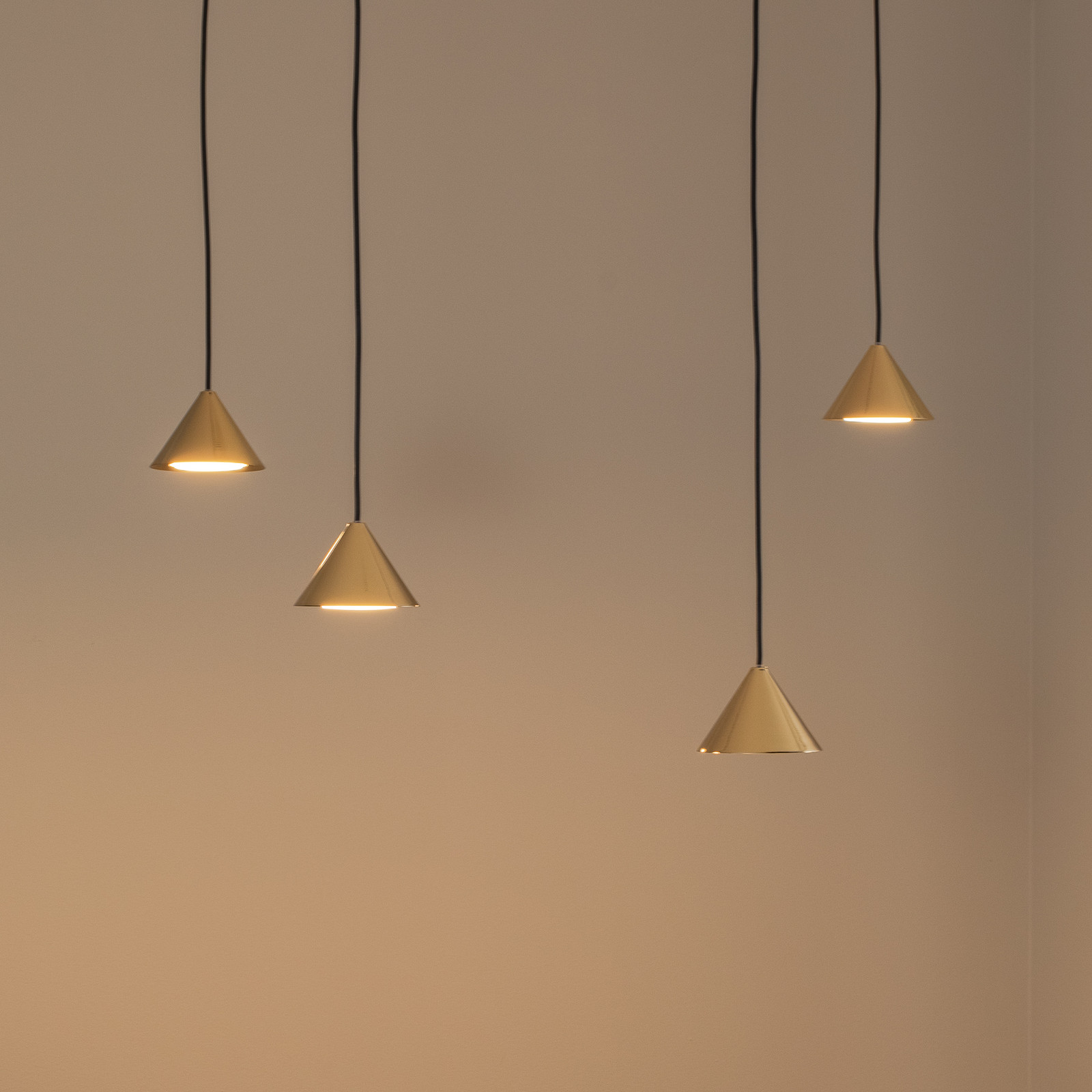 EMIBIG LIGHTING Lampă suspendată Elit Spider 4 becuri auriu metal - Camera de zi / sufragerie - Modern - auriu negru