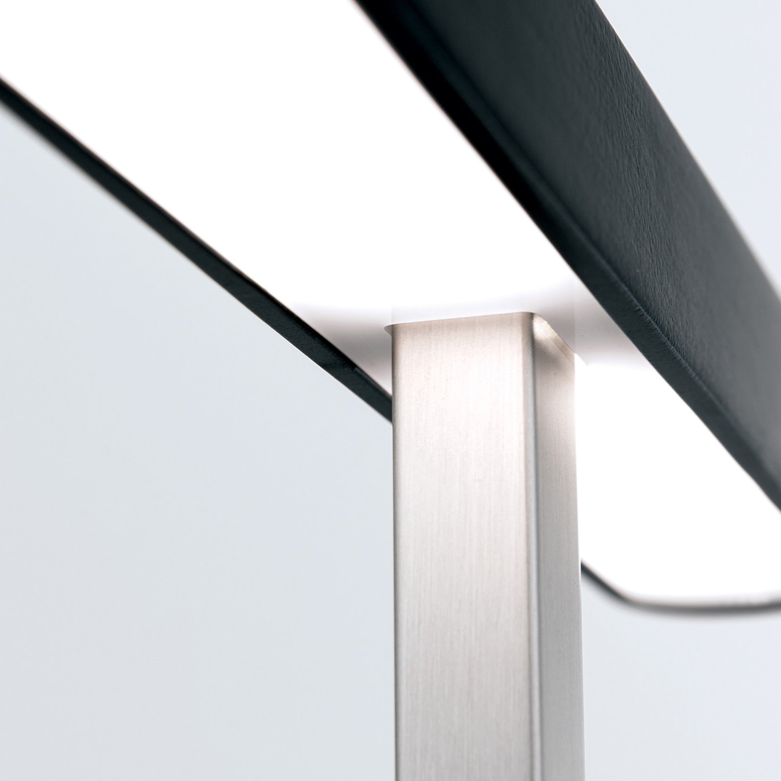 LED asztali lámpa Auftakt nikkel/fekete
