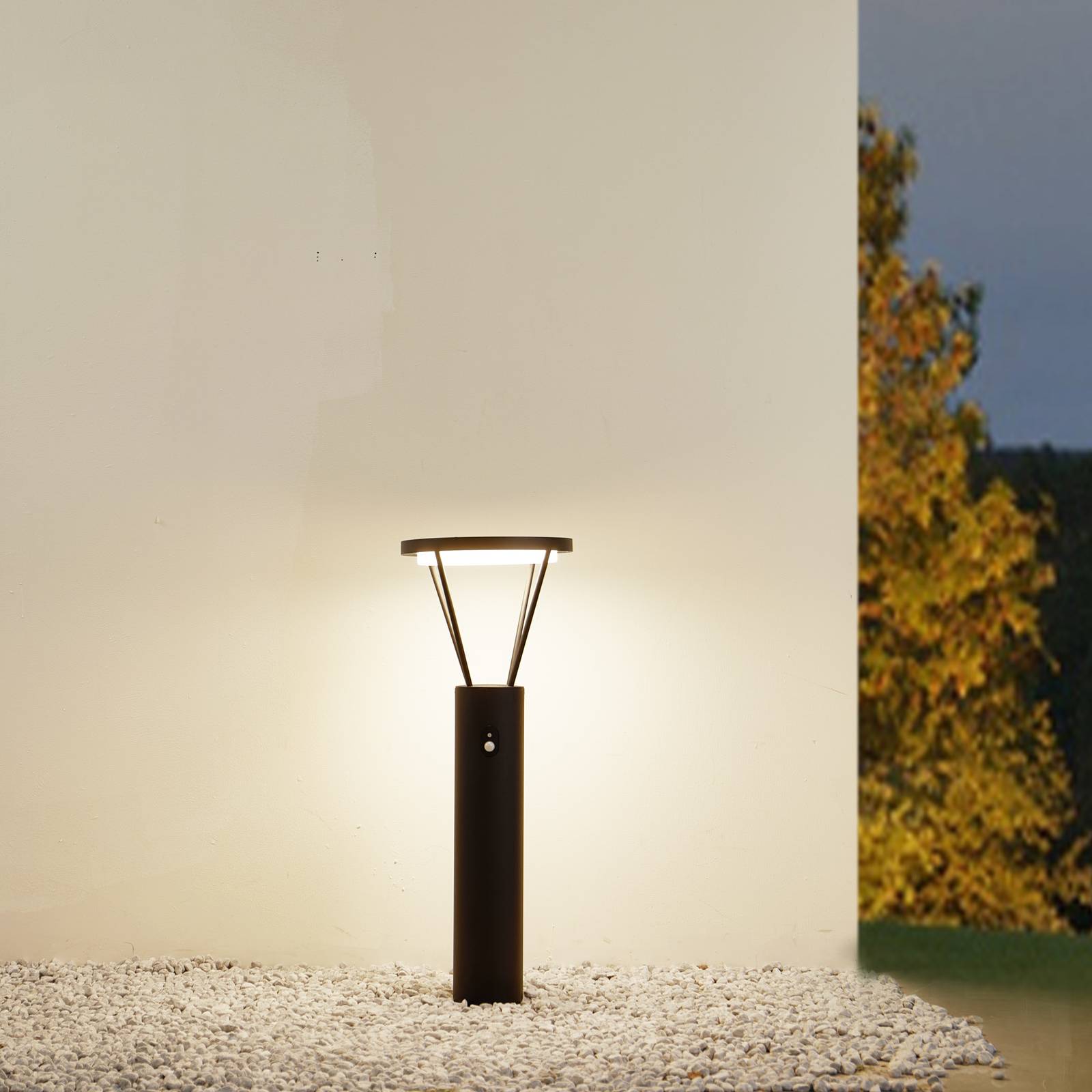 Lucande LED solárna lampa Elario, čierna, hliník, CCT, senzor