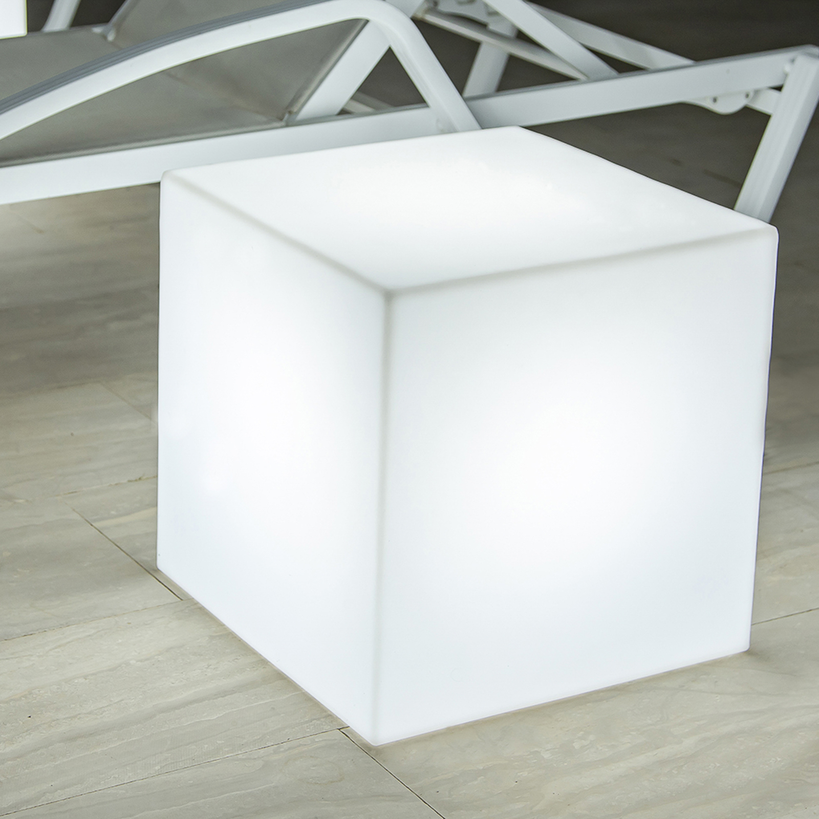 Newgarden Cuby LED solar light, 40 x 40 cm