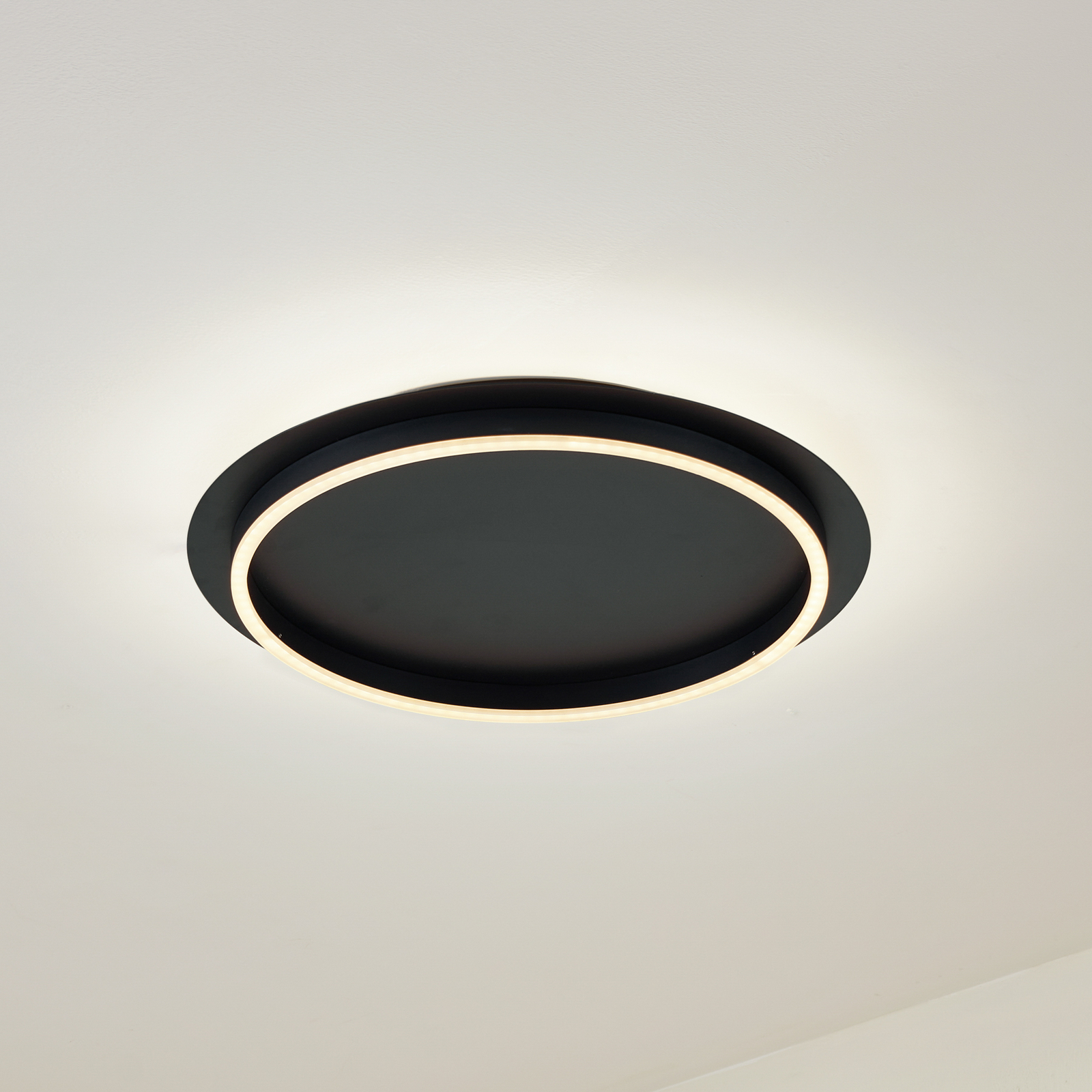 Lindby LED-Deckenleuchte Kunis, schwarz, Kunststoff, Ø 46 cm