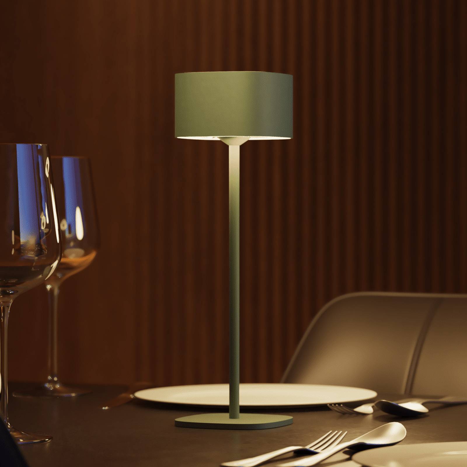 Calex Serino, lampa stołowa LED z akumulatorem, zielona, aluminium, 2700 K