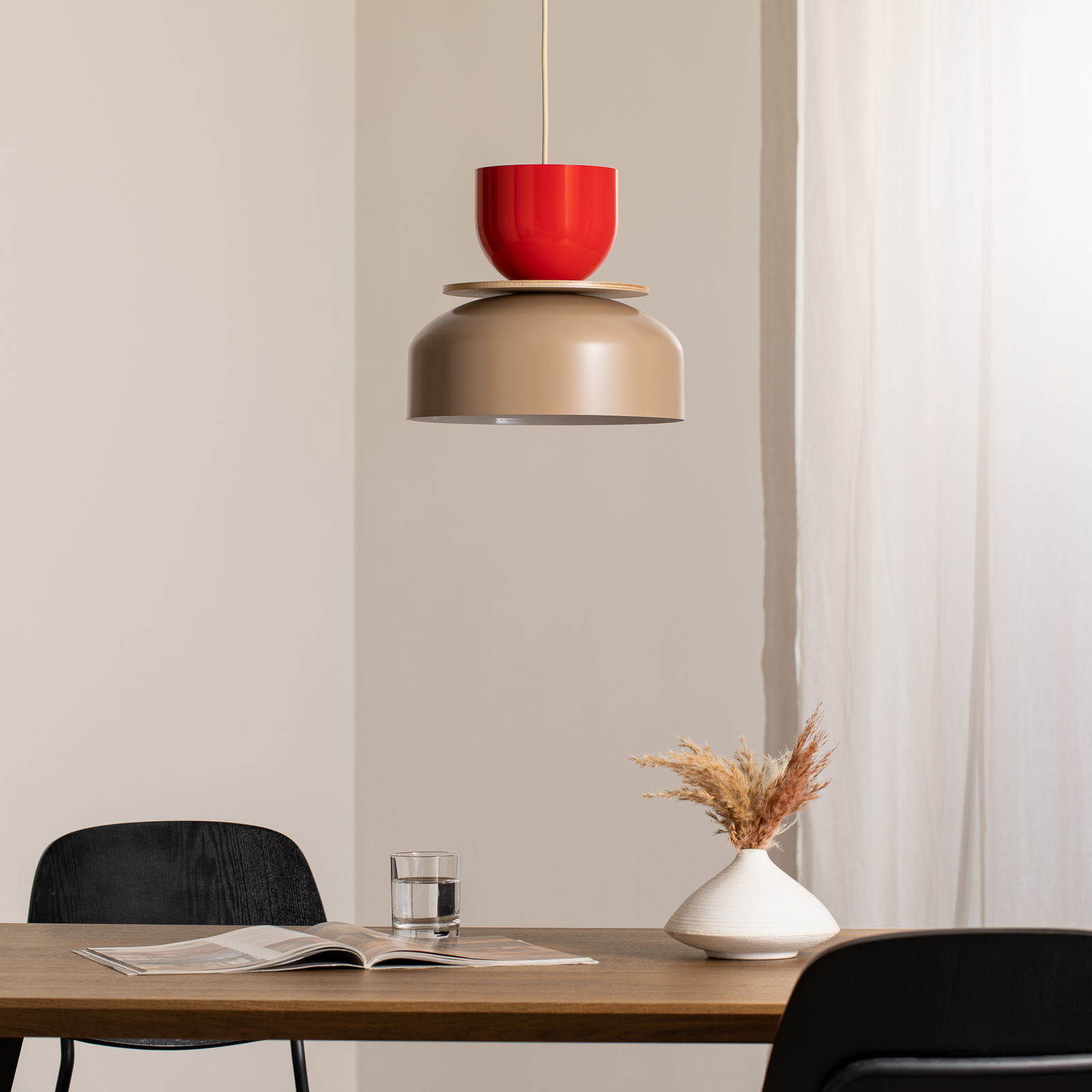 Lampada a sospensione Uto, beige/rosso, paralume in metallo