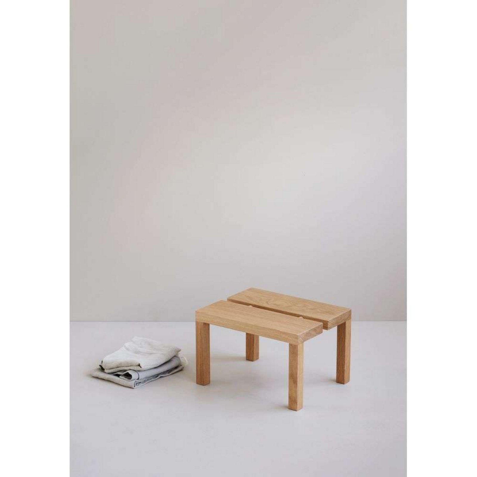 Peg Stepping Stool Oak - Moebe