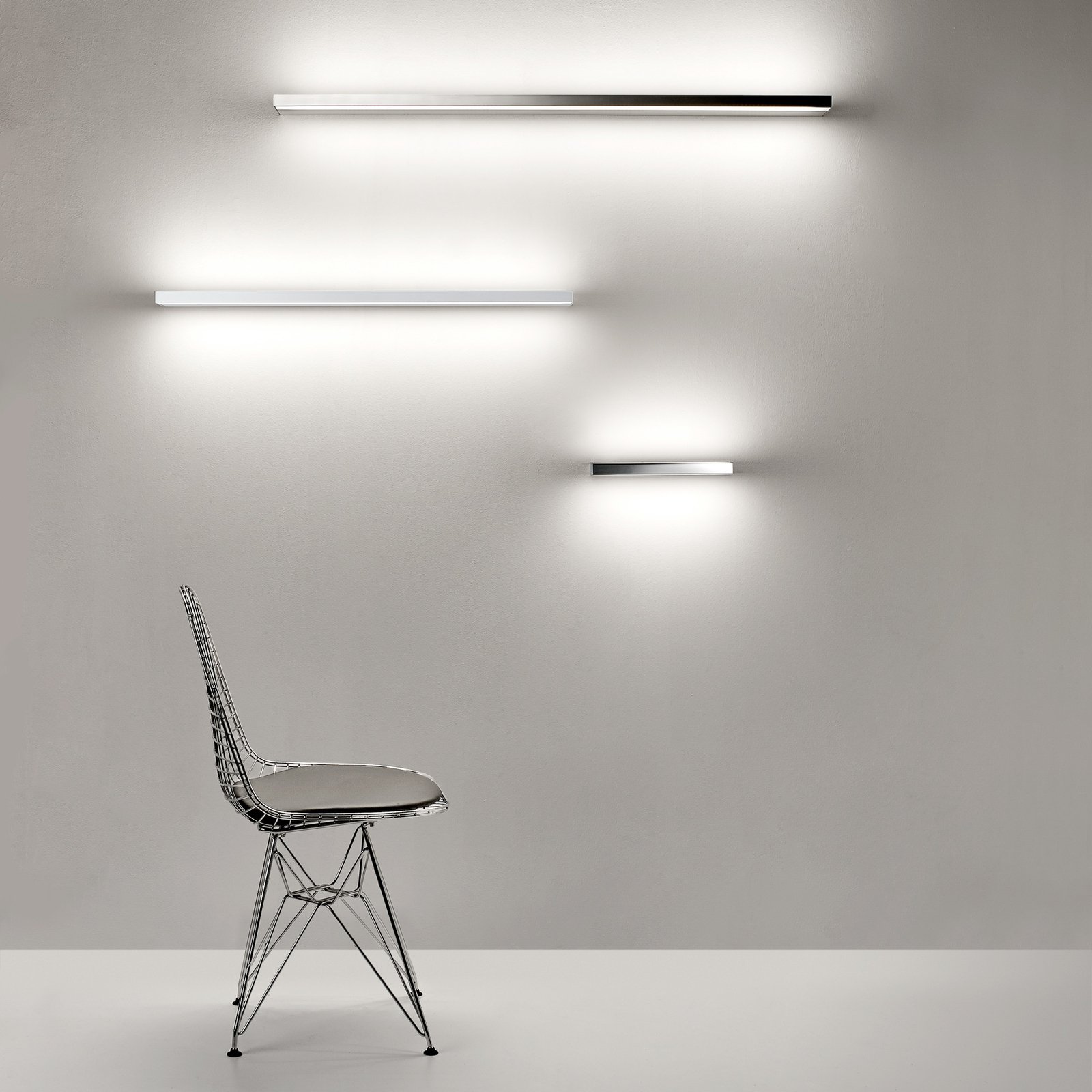 Sodobna stenska svetilka LED za kopalnico Prim IP20 120 cm, bela