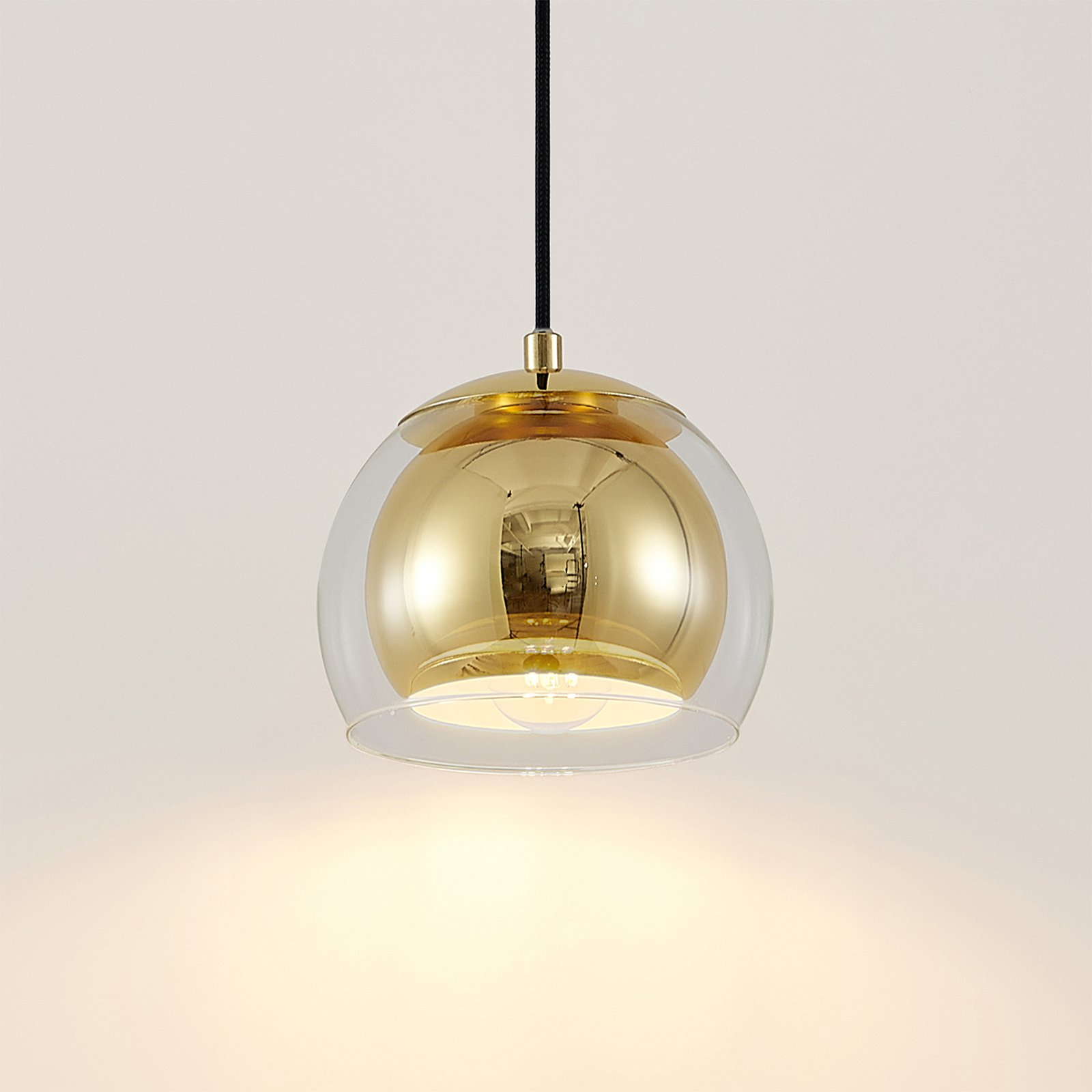 Lindby Daymien hanging light, one-bulb, brass