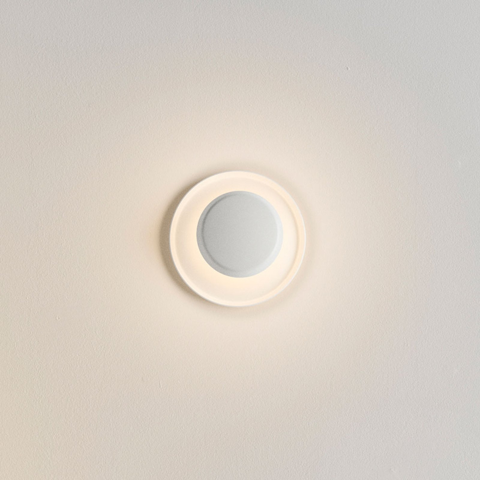Vibia Top LED wall light Ø 17 cm in metal