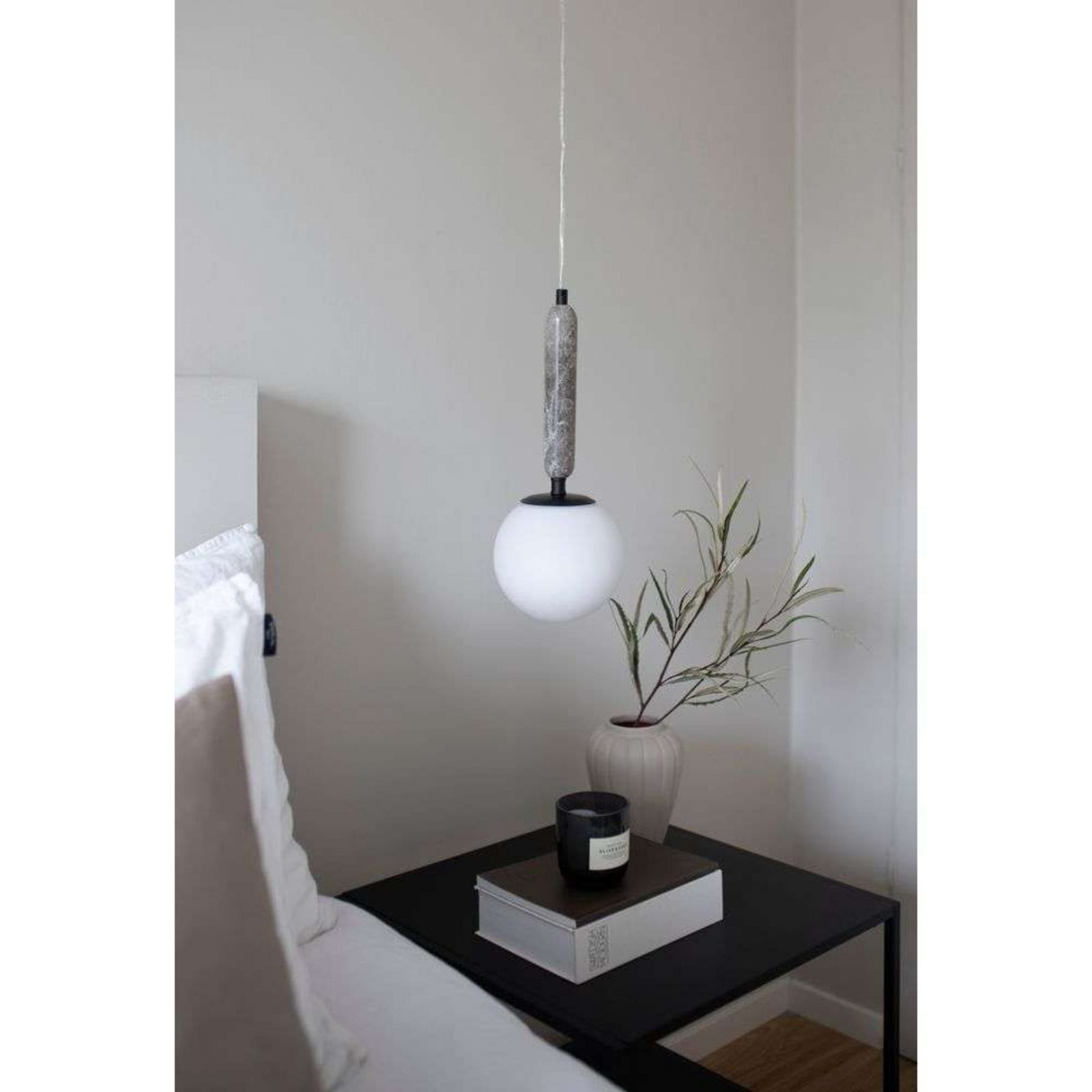 Torrano 15 Pendel Grey Globen Lighting - Spisestue - Glas billede