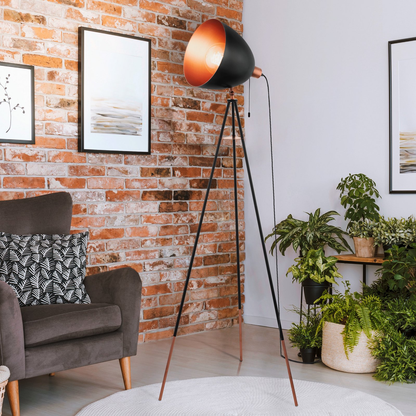 Lampadaire Chester en noir/cuivre