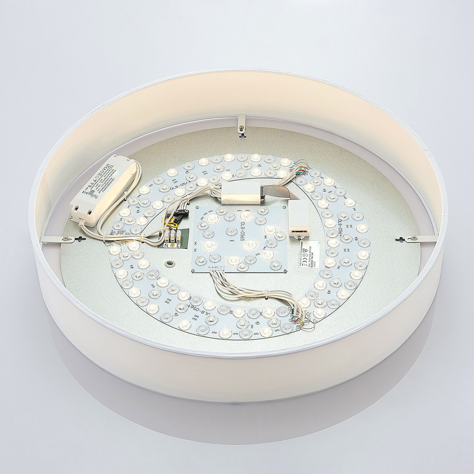 LED RGB Taklampe Ajai, 3 000 5 000K, WiZ, 60 cm LED RGB Taklampe Ajai, 3 000 5 000K, WiZ, 60 cm