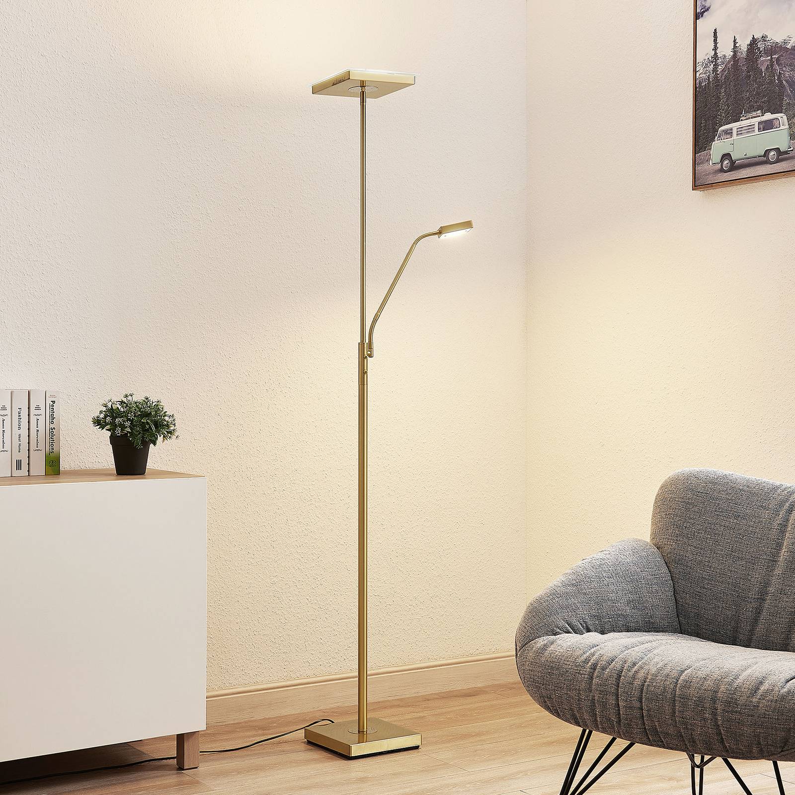 Lindby Sumani lampadaire LED, angulaire, laiton