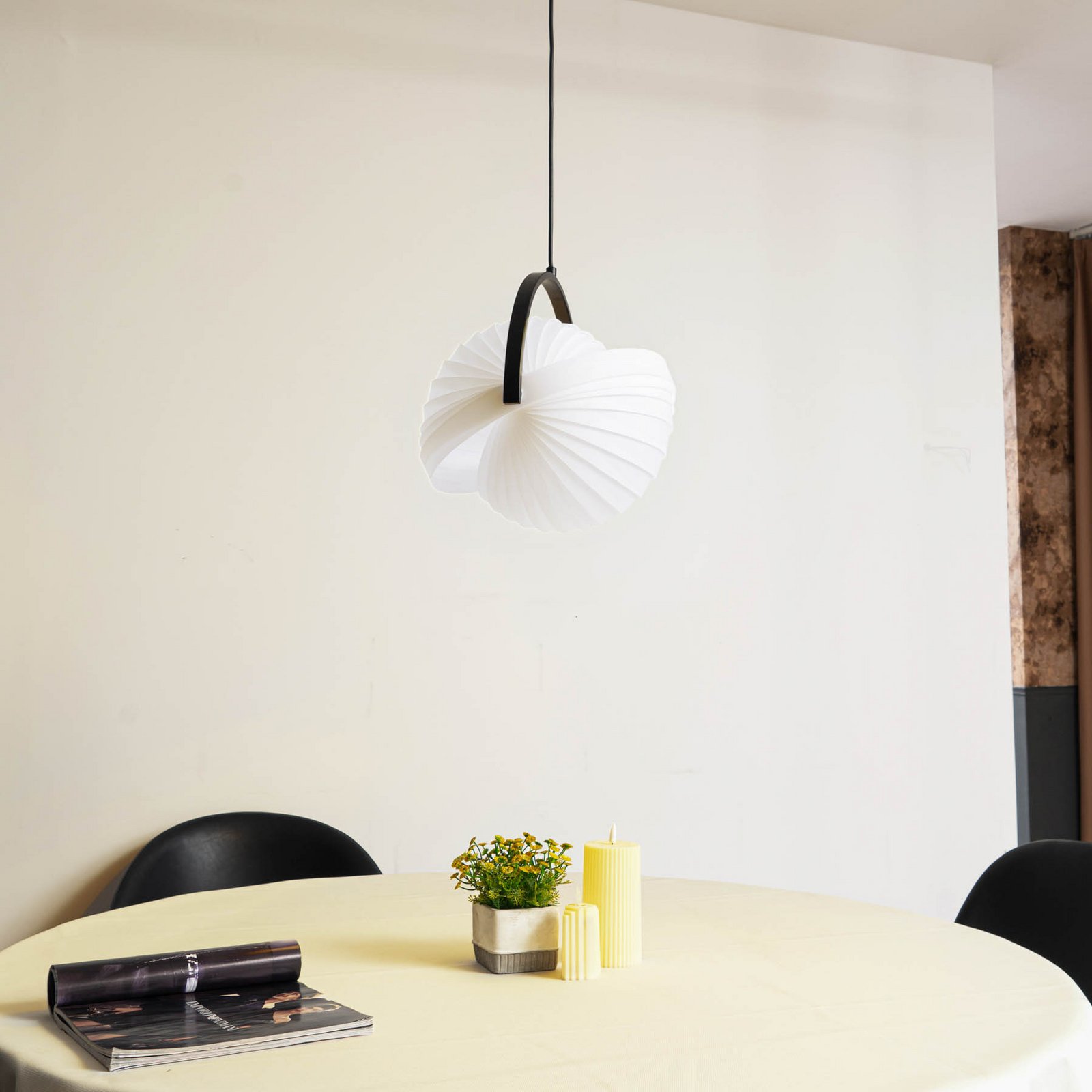 Lucande Helva pendant light, white, 1-bulb, Ø40cm, rotatable