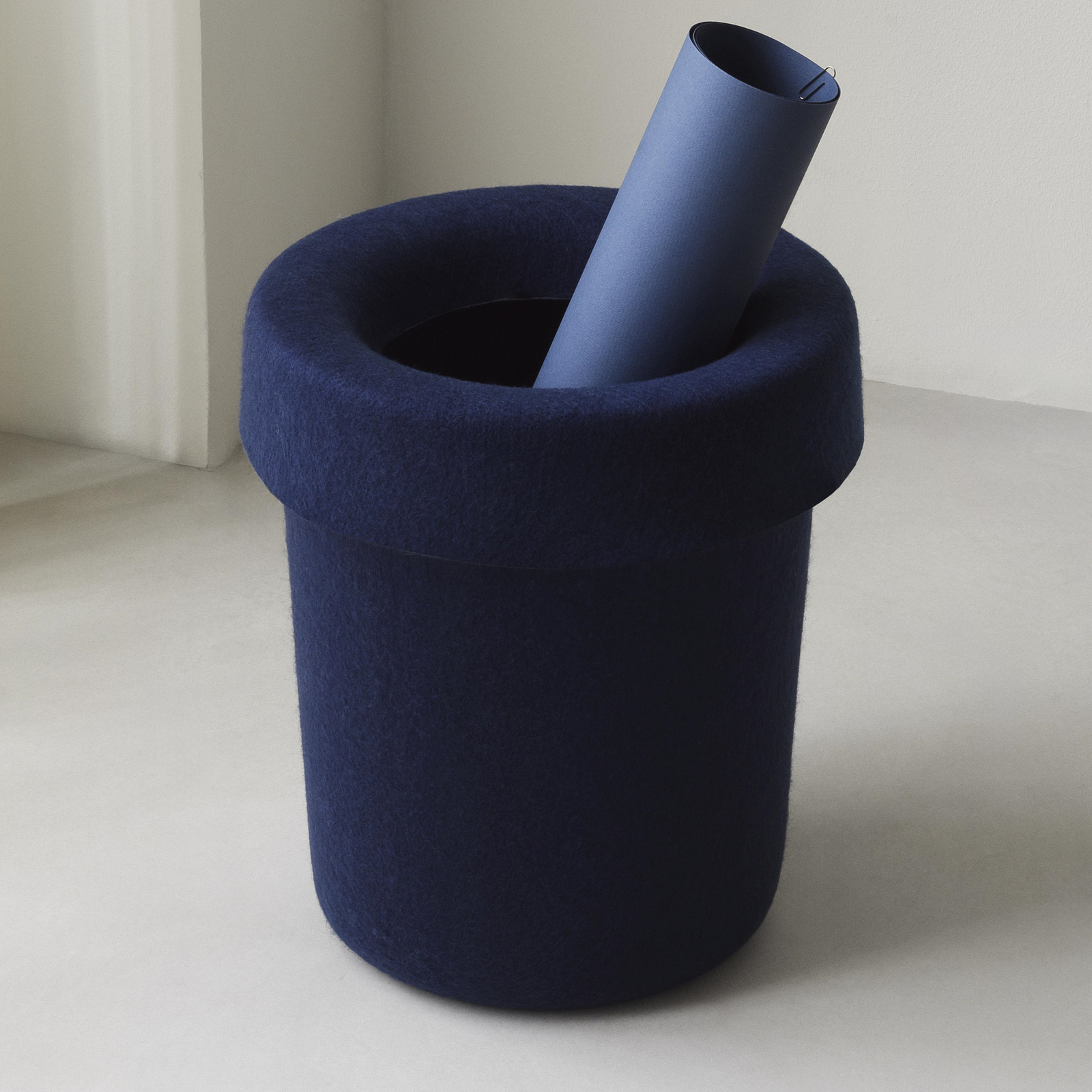 Papierkorb Hide, dunkelblau, Höhe 36 cm - Normann Copenhagen