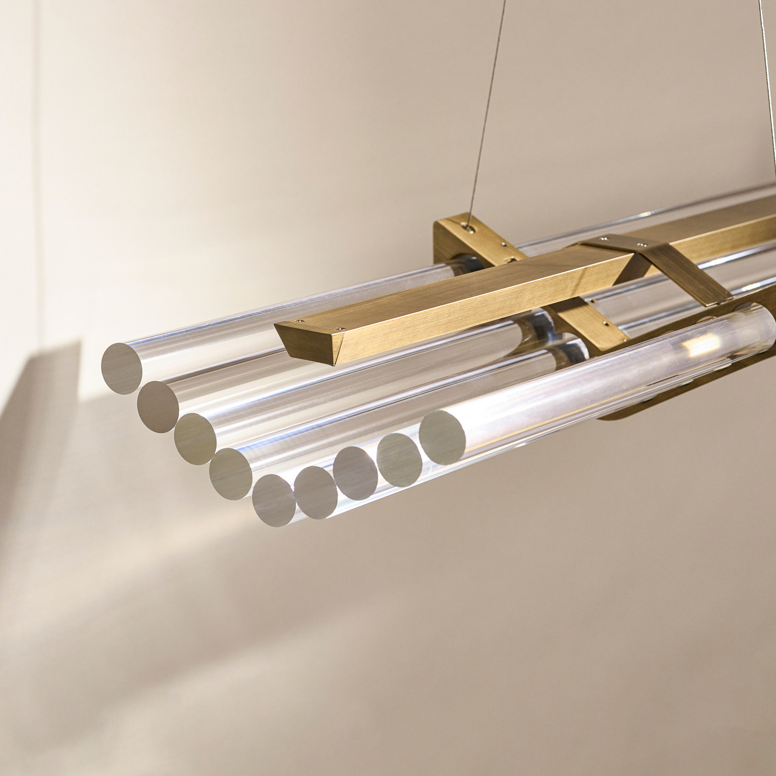 Lampada LED a sospensione Seagull, lunghezza 160 cm, color bronzo - DCW